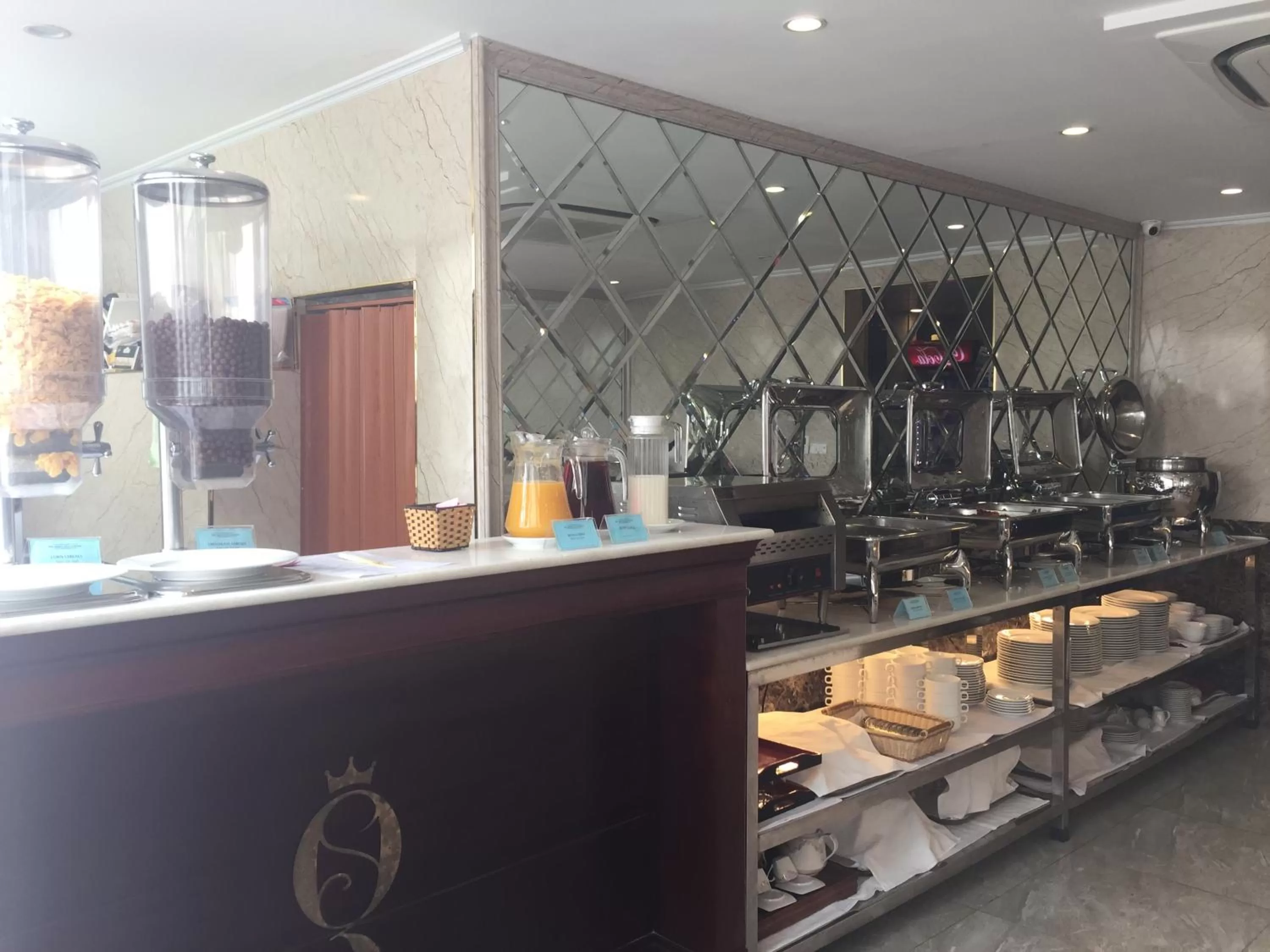 Breakfast, Restaurant/Places to Eat in Silk Queen Hotel