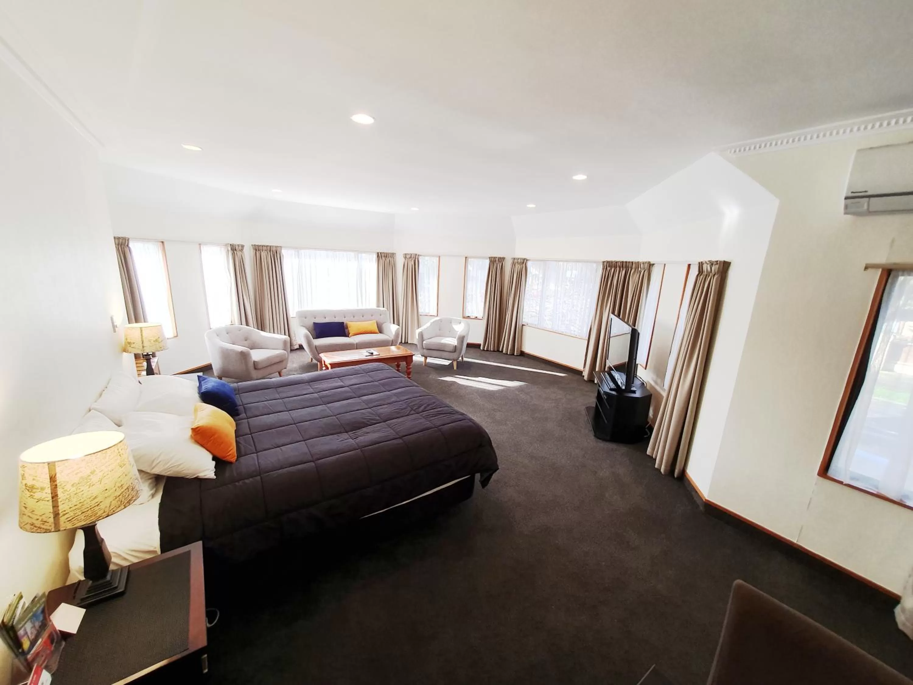 Bed in Fitzherbert Castle Motel