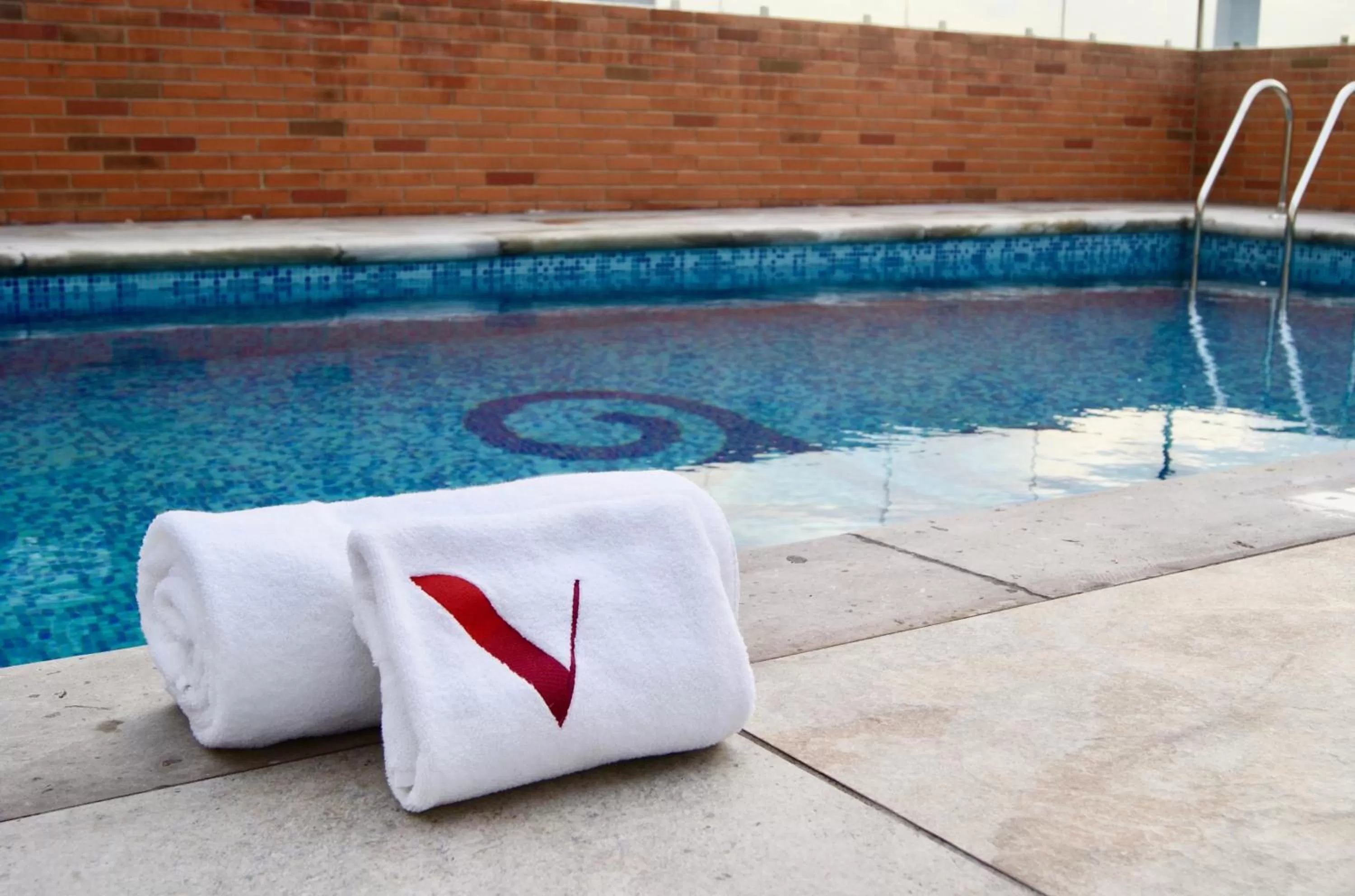 Swimming pool in Hotel Velvet Plaza