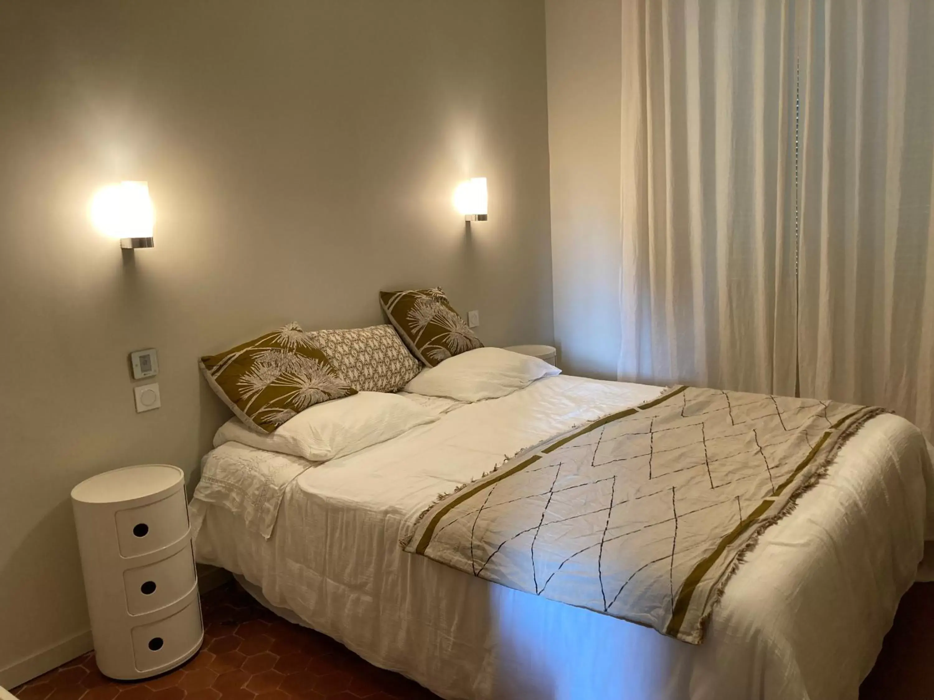 Double Room in La villa des Amandiers Double Room in La villa des Amandiers