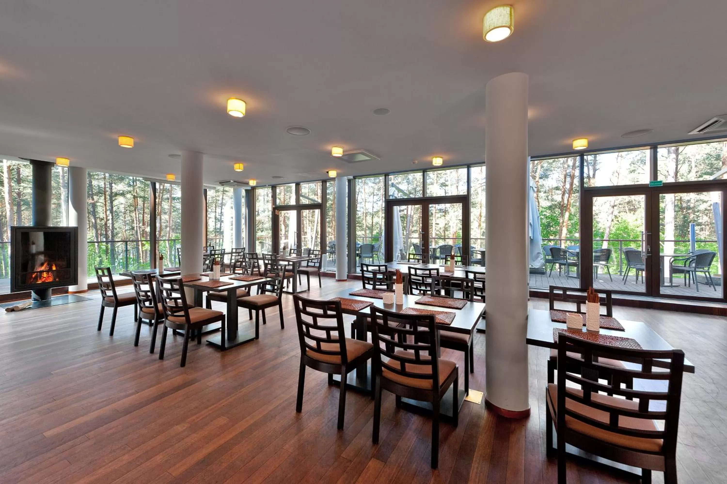 Restaurant/places to eat in Belvilis Hotel