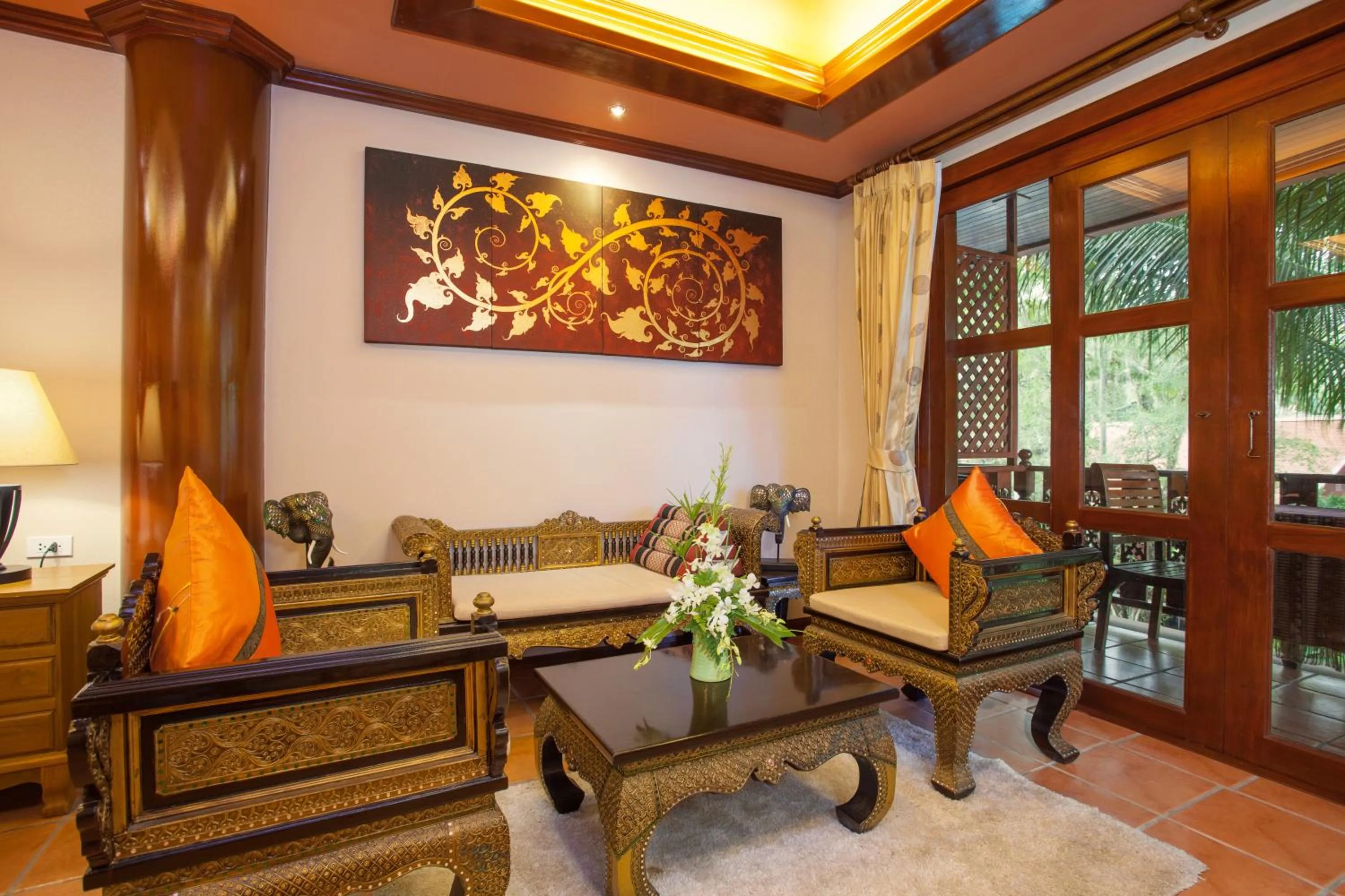Communal lounge/ TV room in Royal Phawadee Village Patong - 2 Minutes walk to the beach