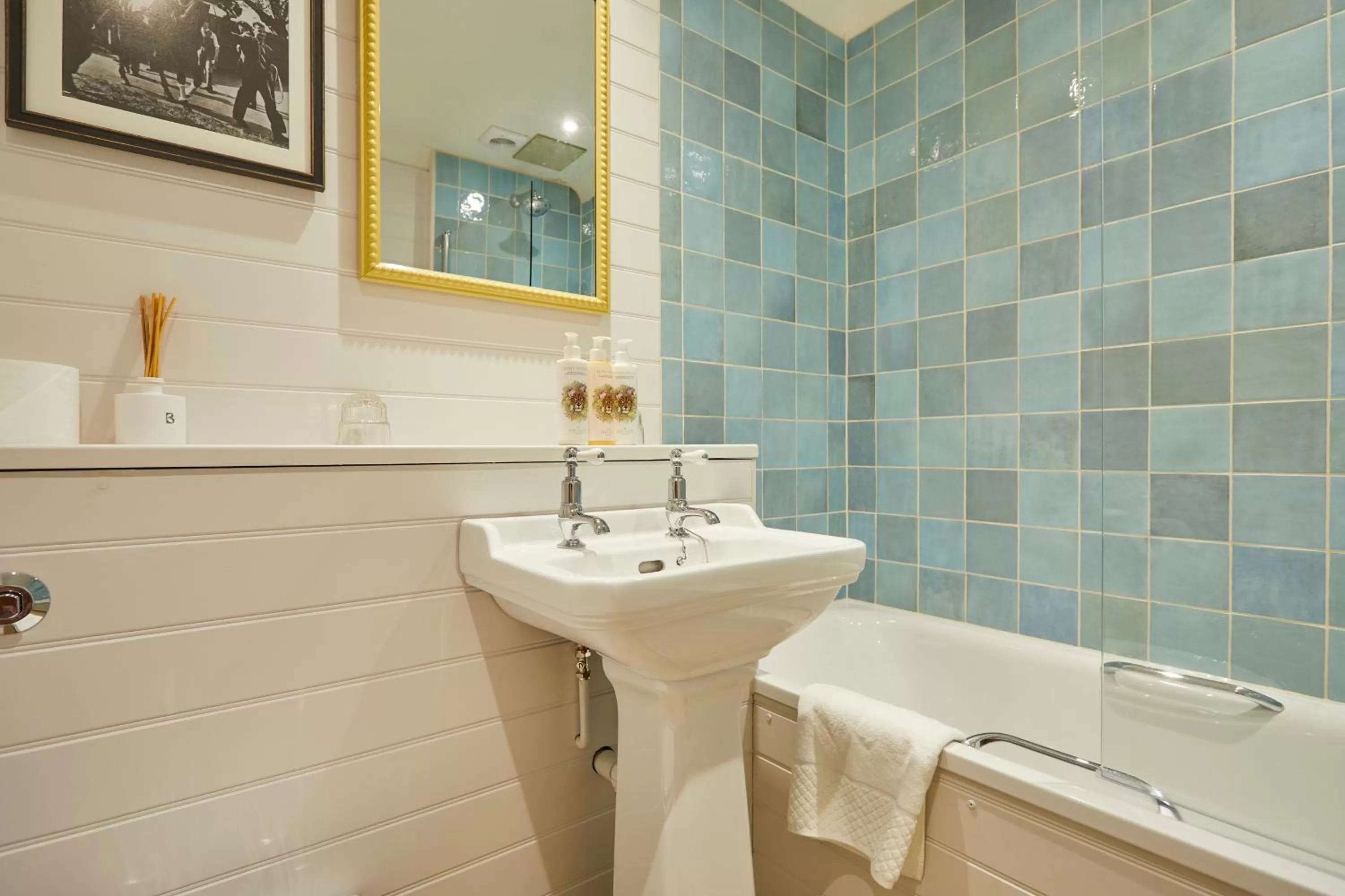 Bathroom in The Retreat, Elcot Park