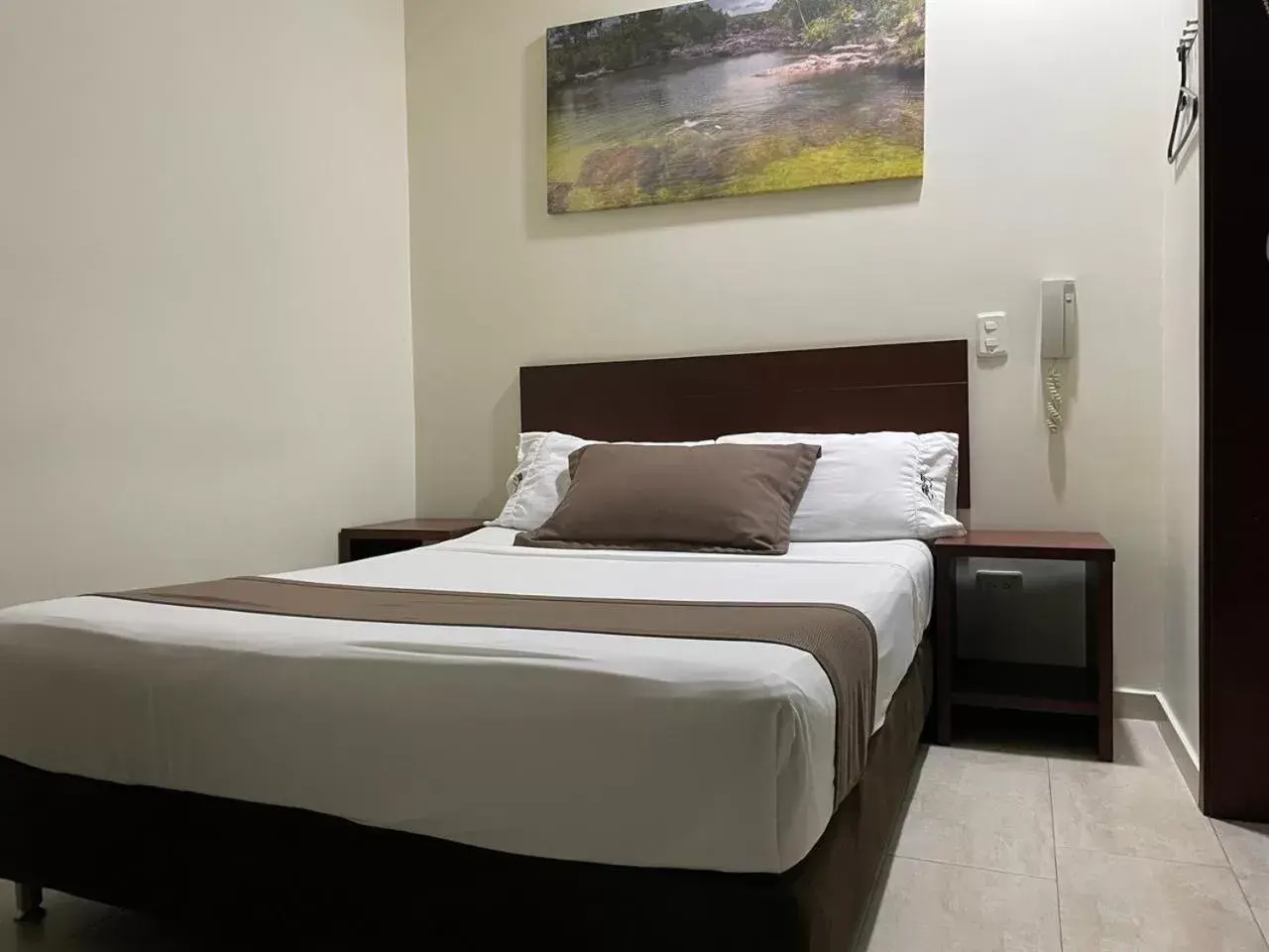 Deluxe Double Room in Hotel Via Principal I Deluxe Double Room in Hotel Via Principal I