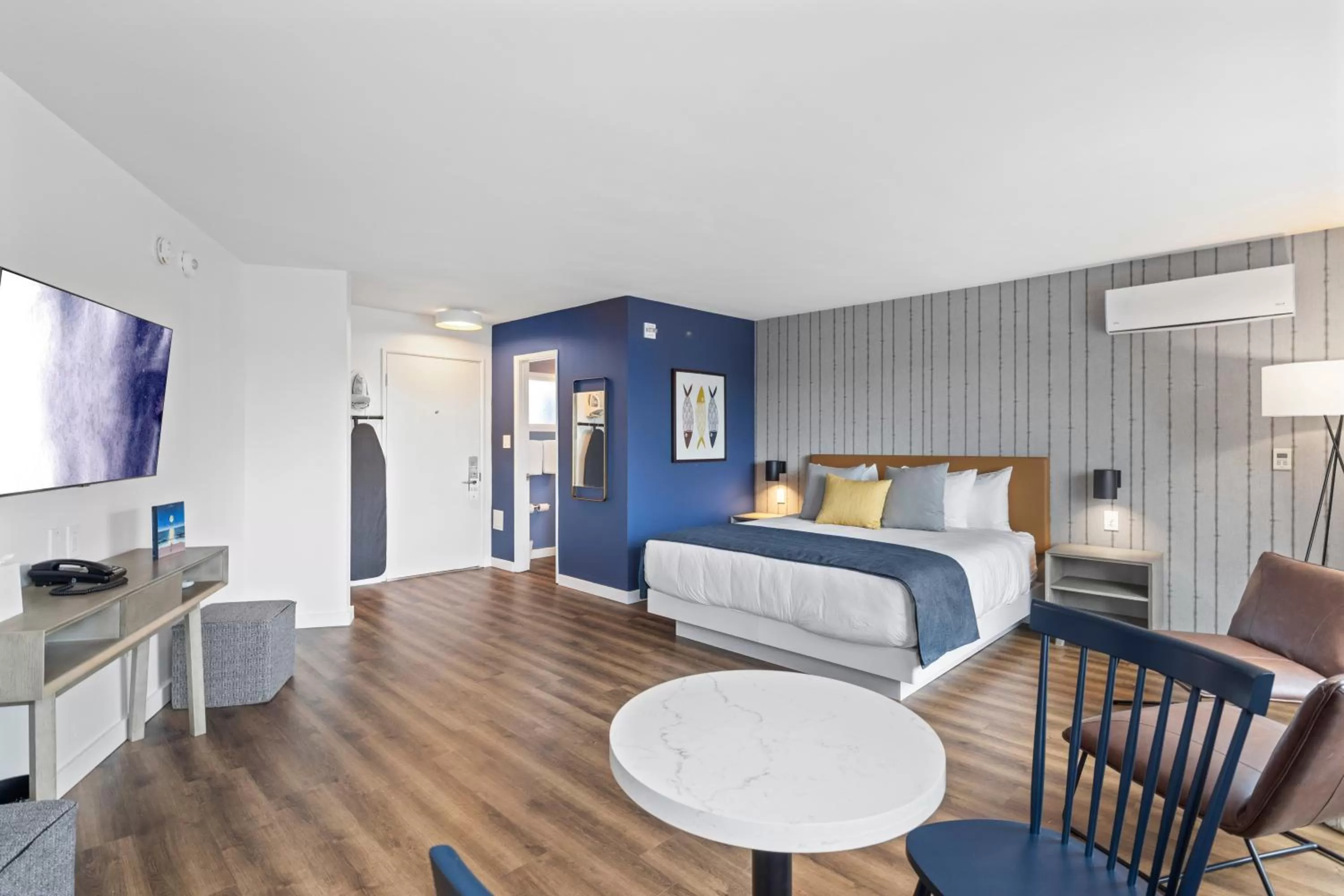 Bedroom, Bed in Sea Harbor Hotel - San Diego