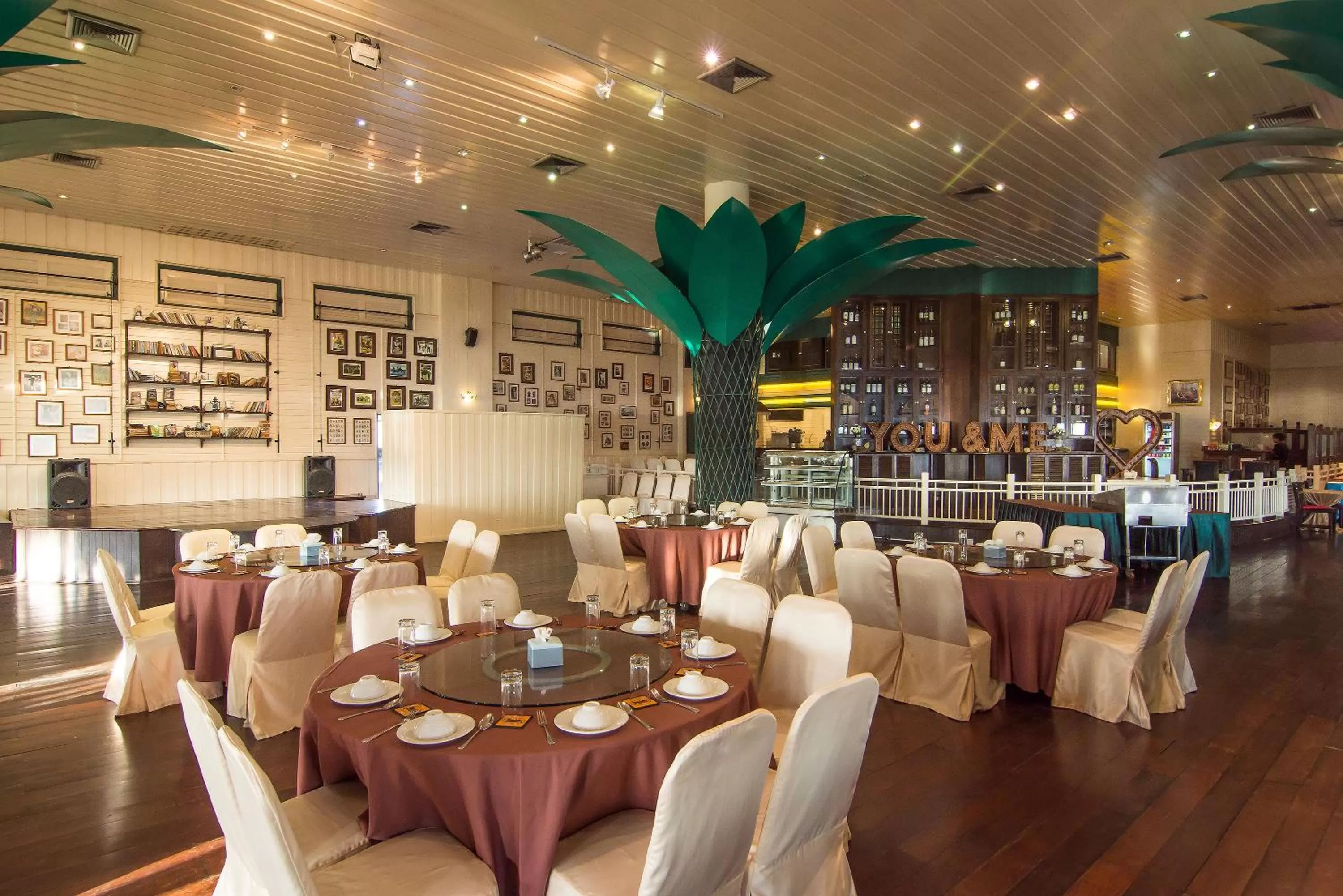 Dining area in Kalanan Riverside Resort