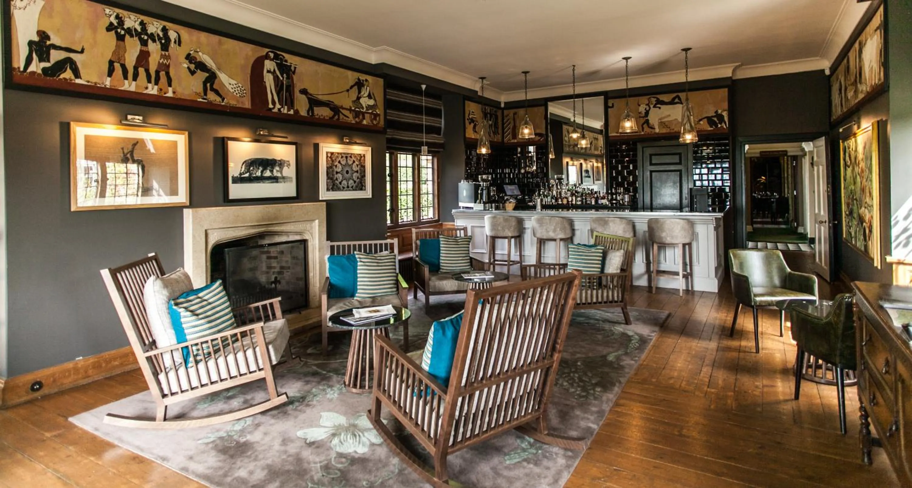 Drinks in Port Lympne Mansion Hotel