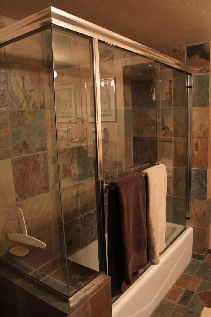 Shower in Mon Ami Bed and Breakfast