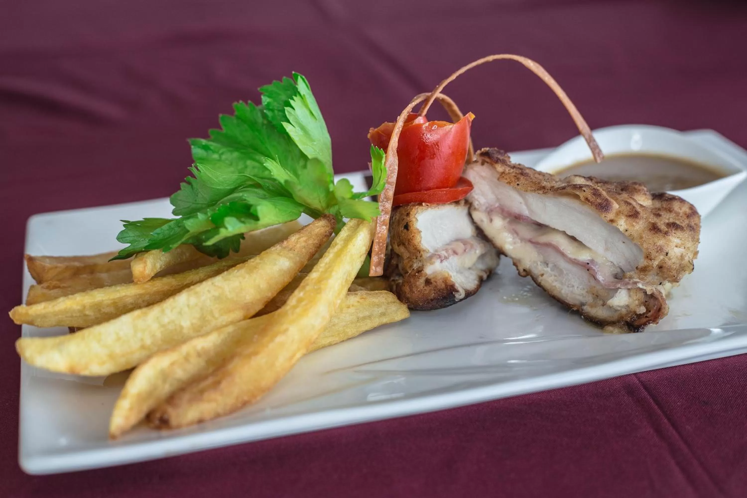 Meals, Food in Fini Hotel Bobende