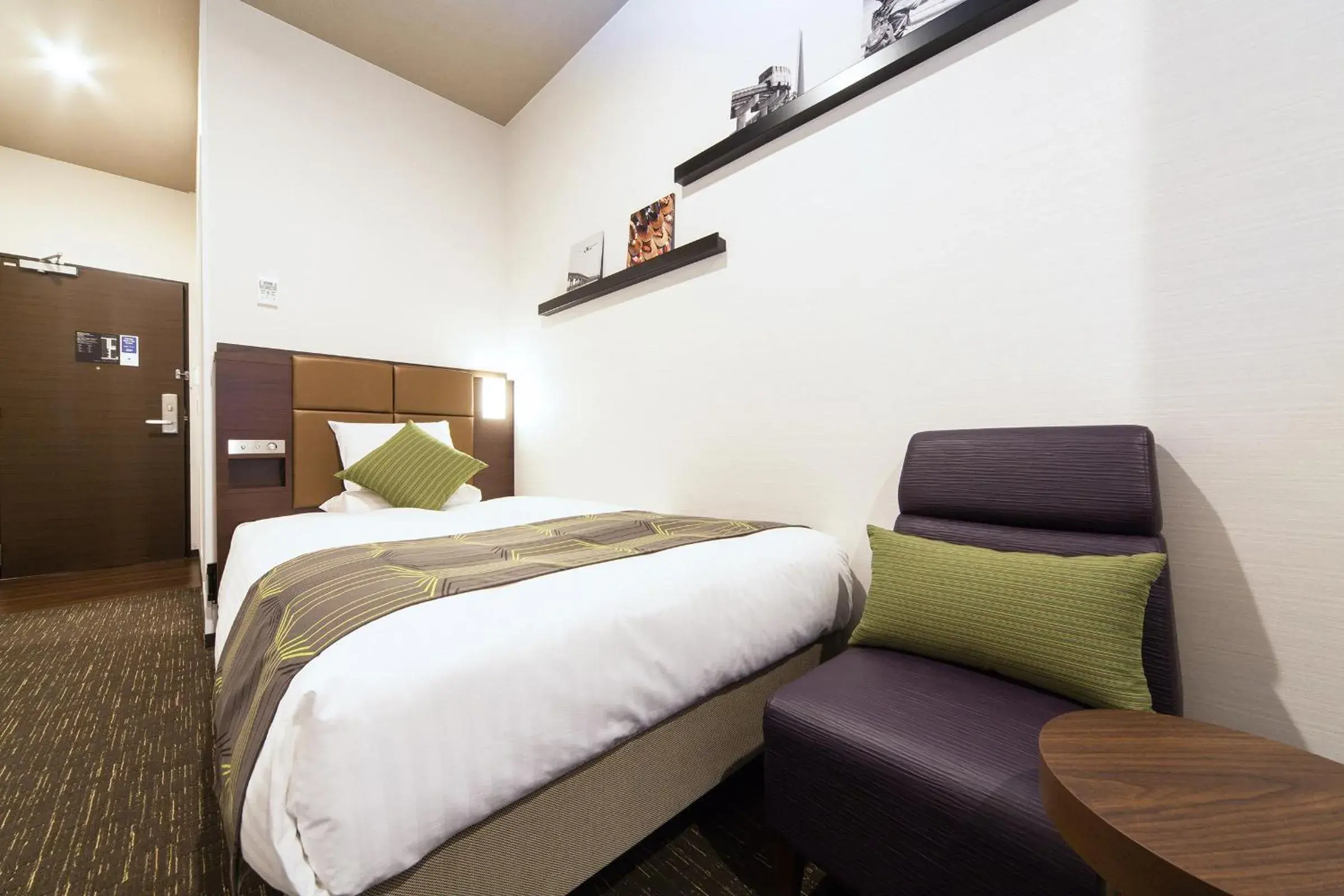 Double Room with Small Double Bed - single occupancy - Non-Smoking in HOTEL MYSTAYS Haneda Double Room with Small Double Bed - single occupancy - Non-Smoking in HOTEL MYSTAYS Haneda