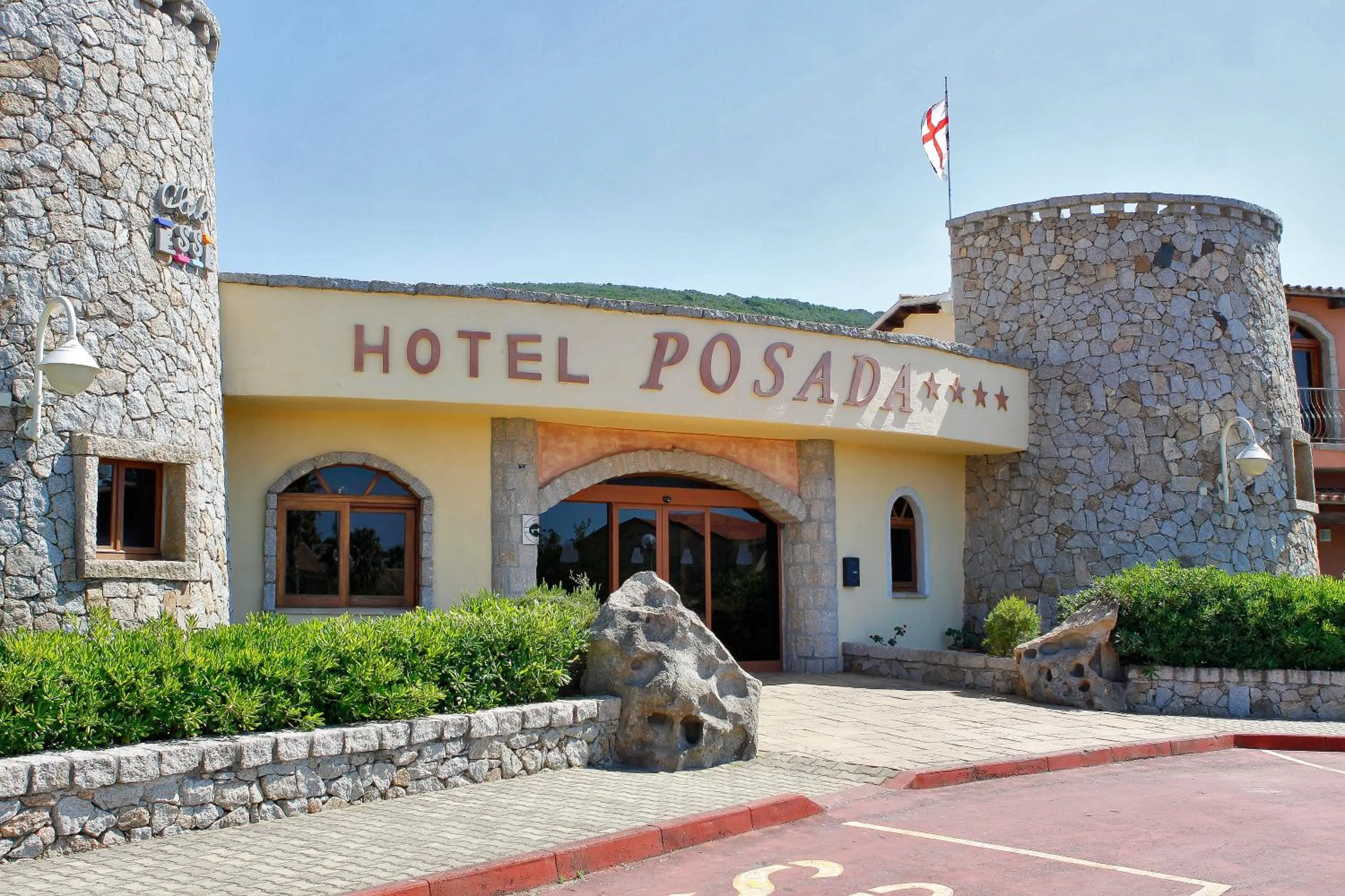 Facade/entrance in Club Esse Posada