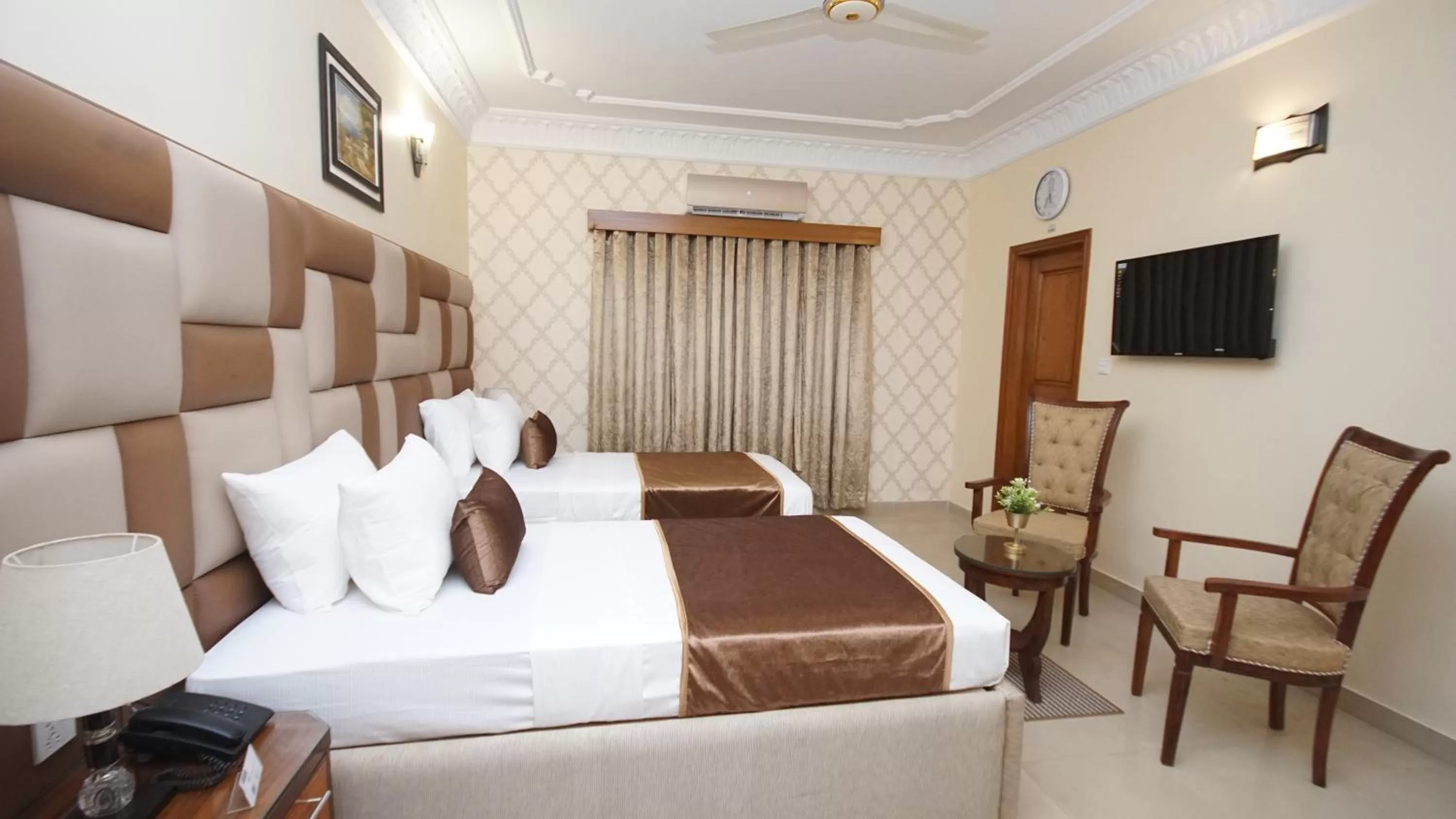 Bed in World Inn Karachi