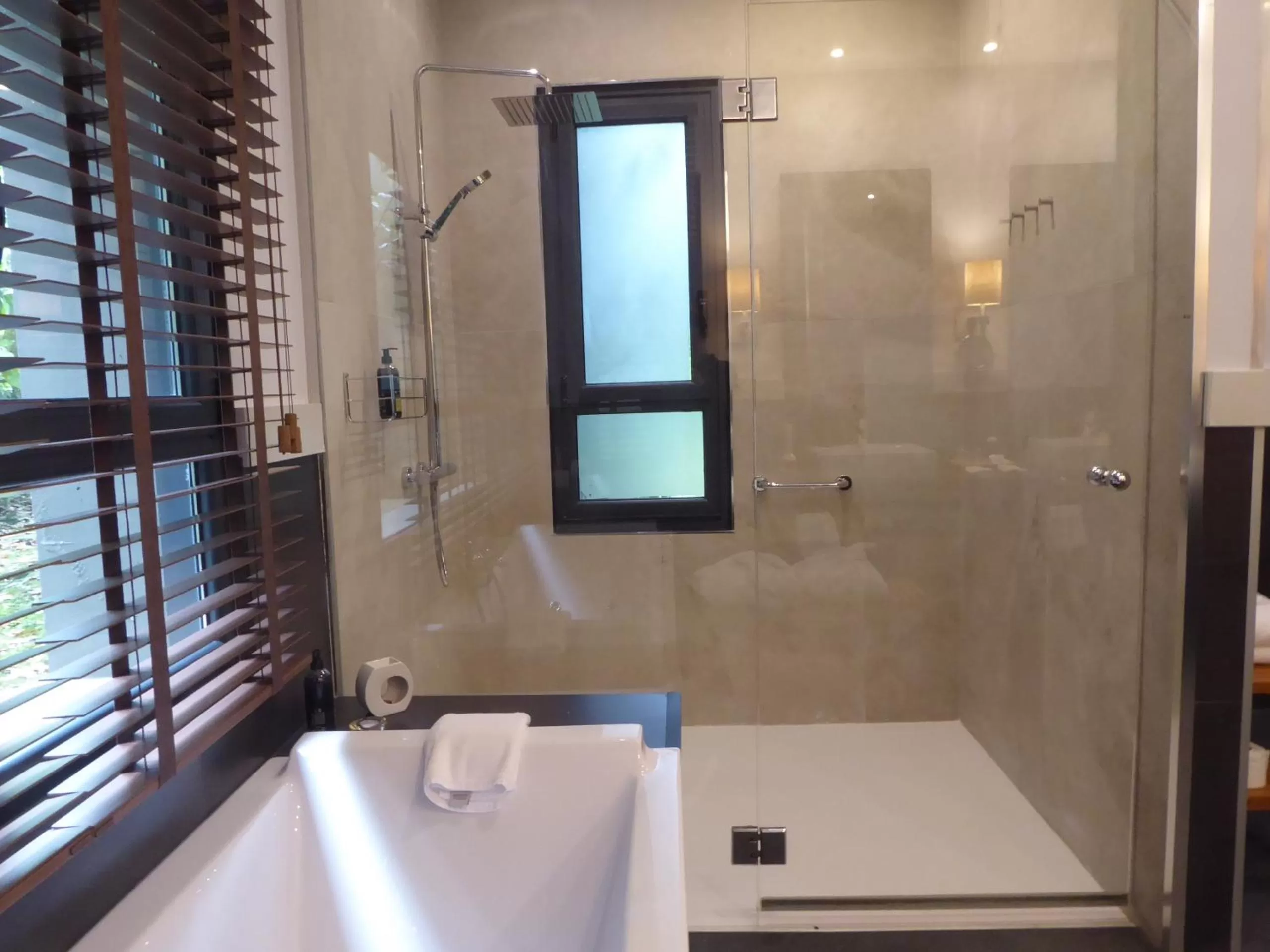 Shower in Jardin de Carrejo