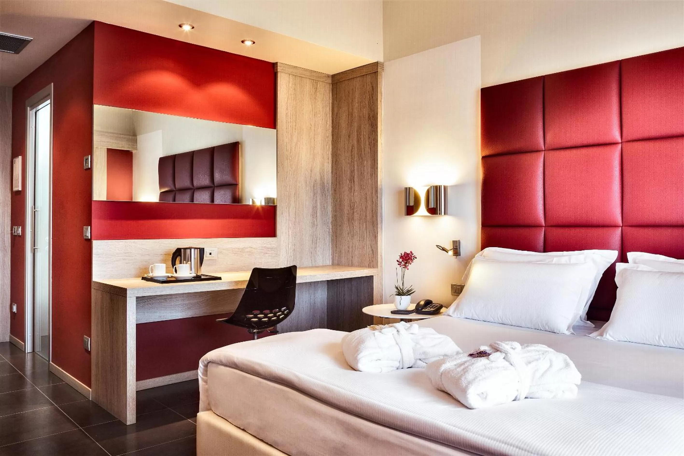 Photo of the whole room, Bed in Jazz Hotel