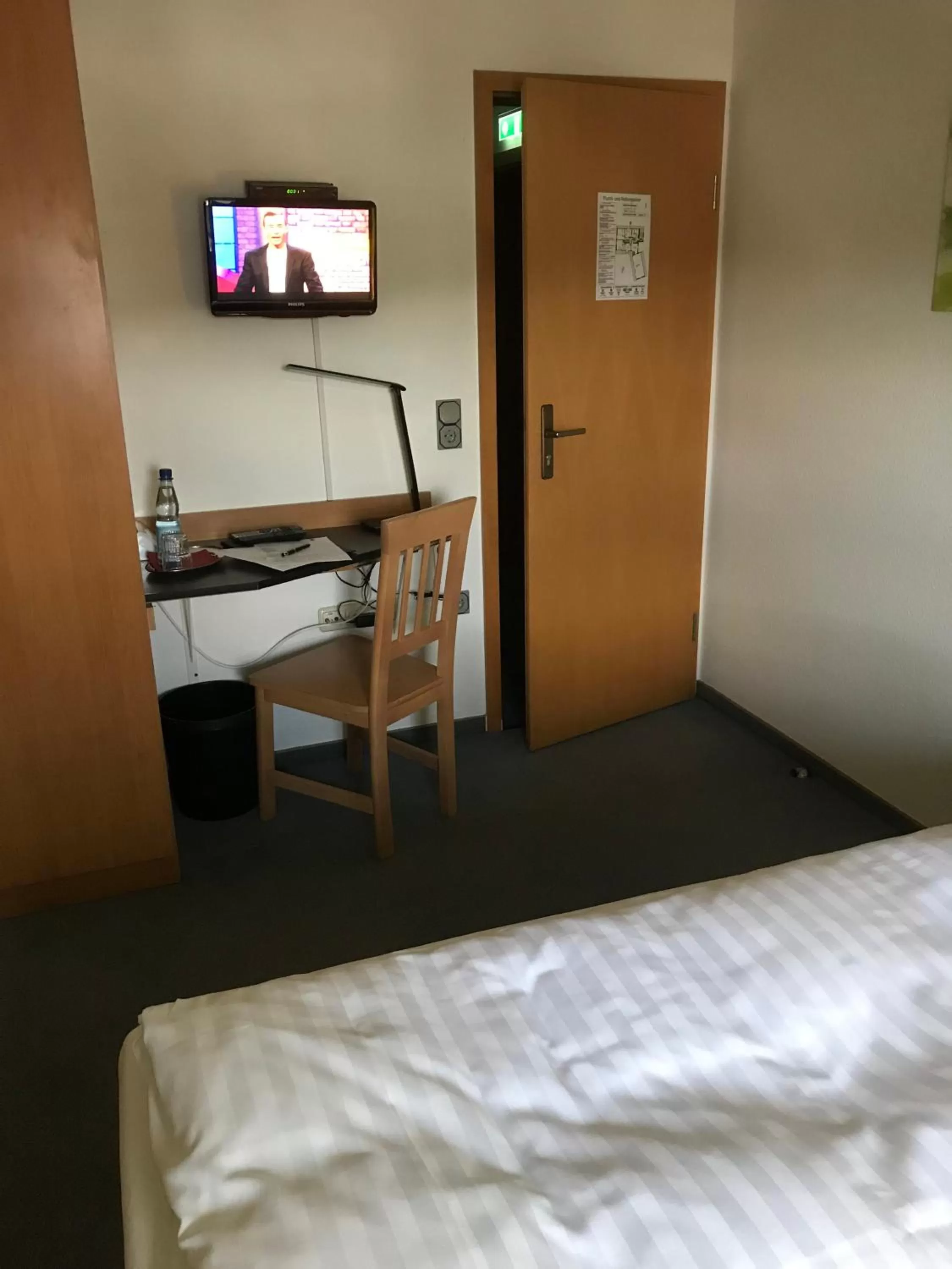 TV and multimedia, Bed in Hotel am Maibaum