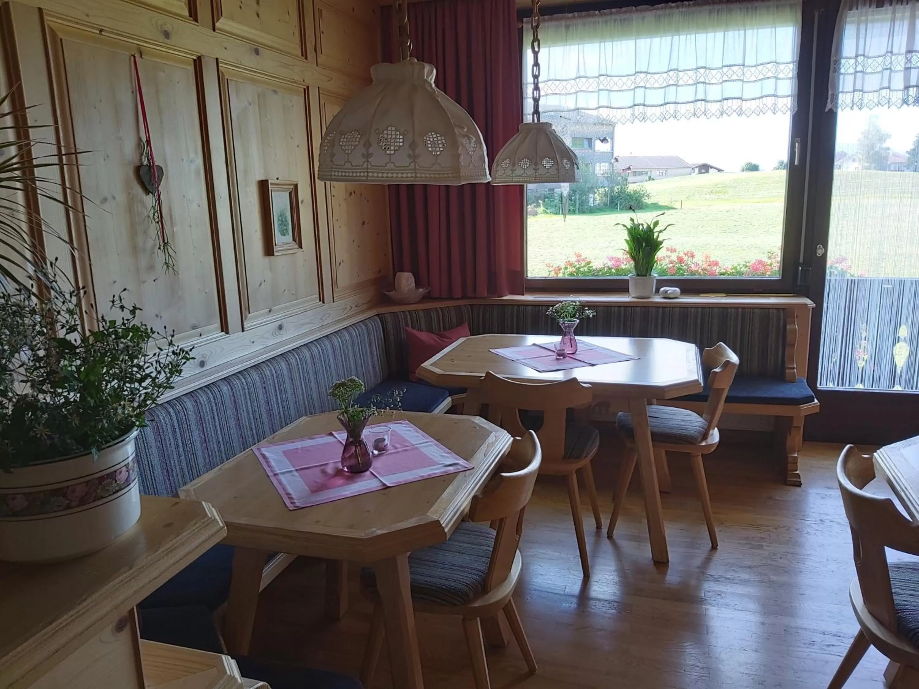 Restaurant/Places to Eat in Gästehaus Gitti Dorner