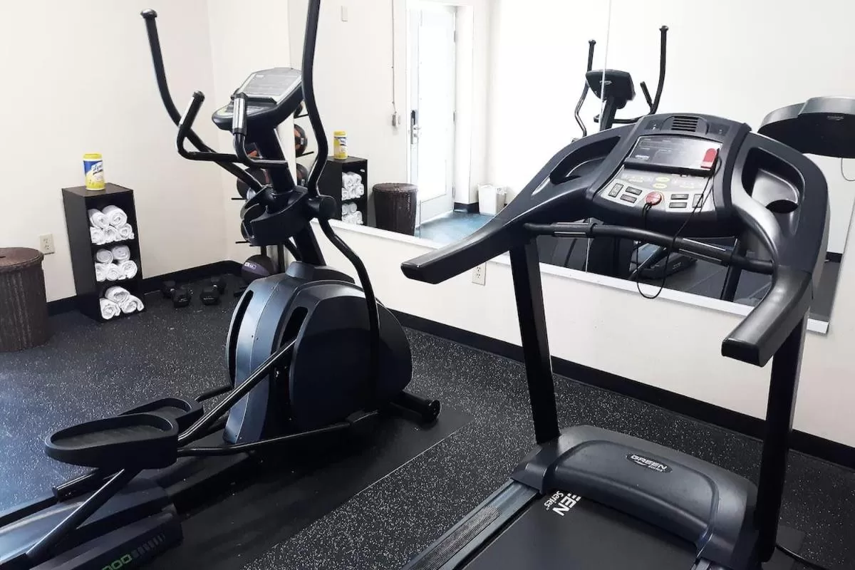 Fitness centre/facilities in Econo Lodge Forest City