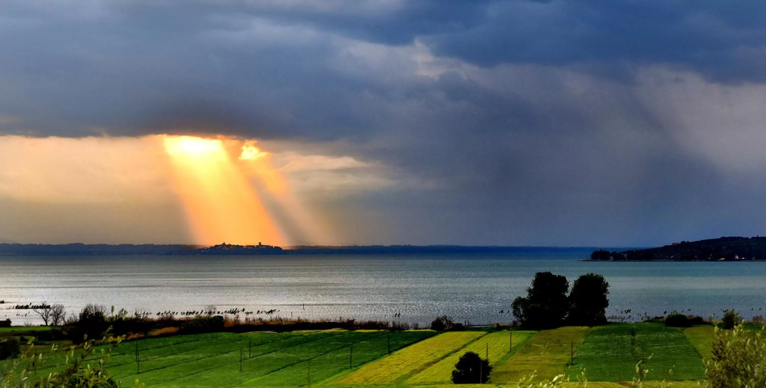 Lake view in Agriturismo Tenuta Badia