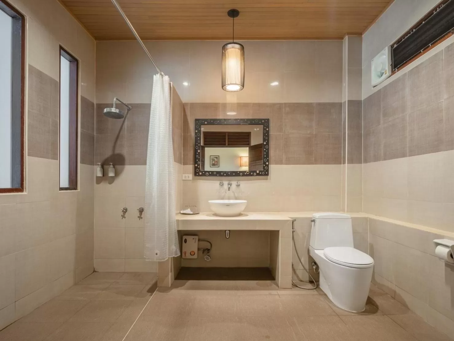 Shower in Ban Saithong Beach Resort