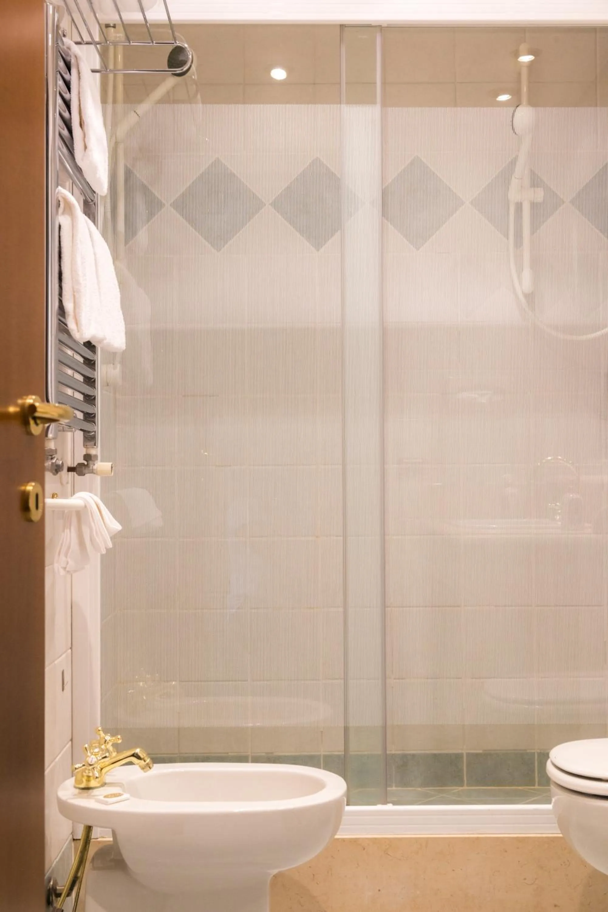 Shower in Relais Leon d'Oro