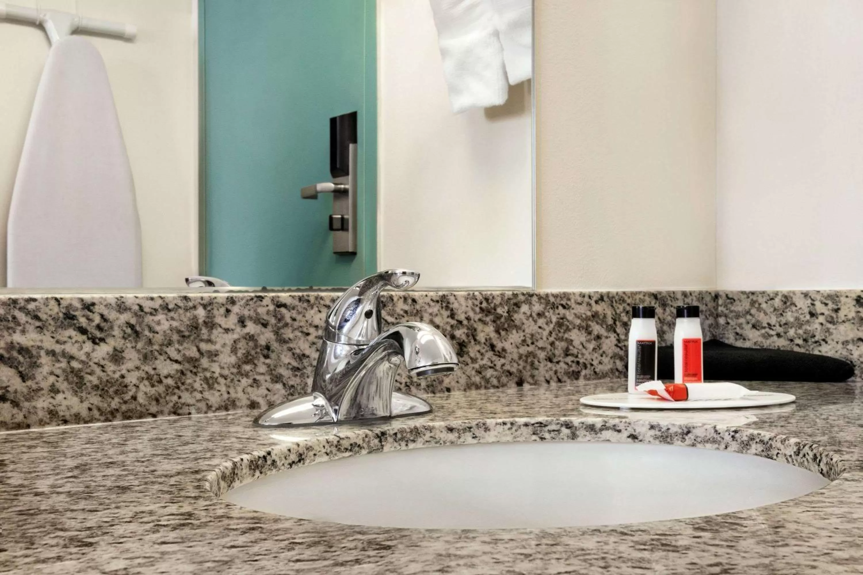 Bathroom in Travelodge by Wyndham Green River WY