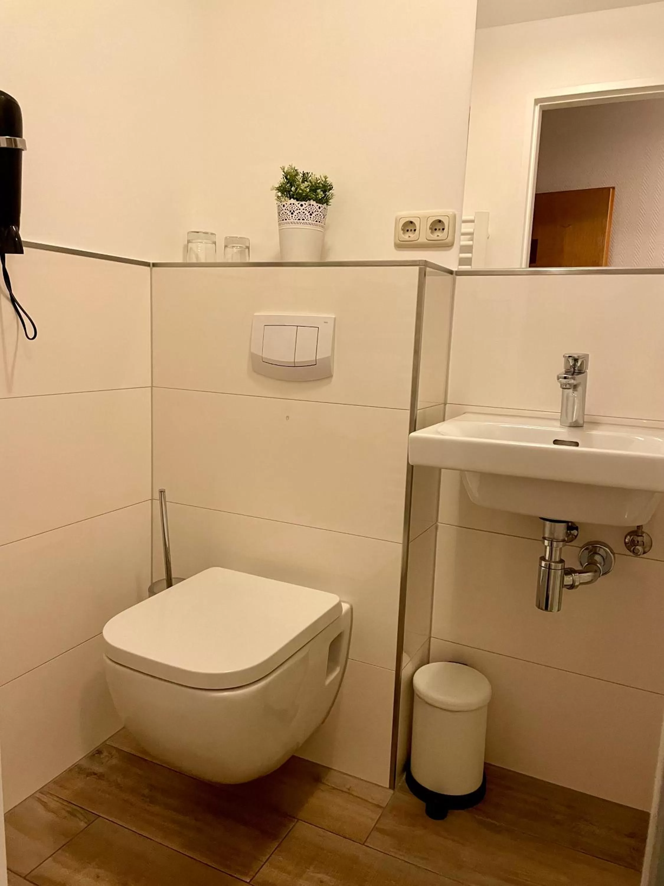 Bathroom in Gasthof Scharfe Kurve