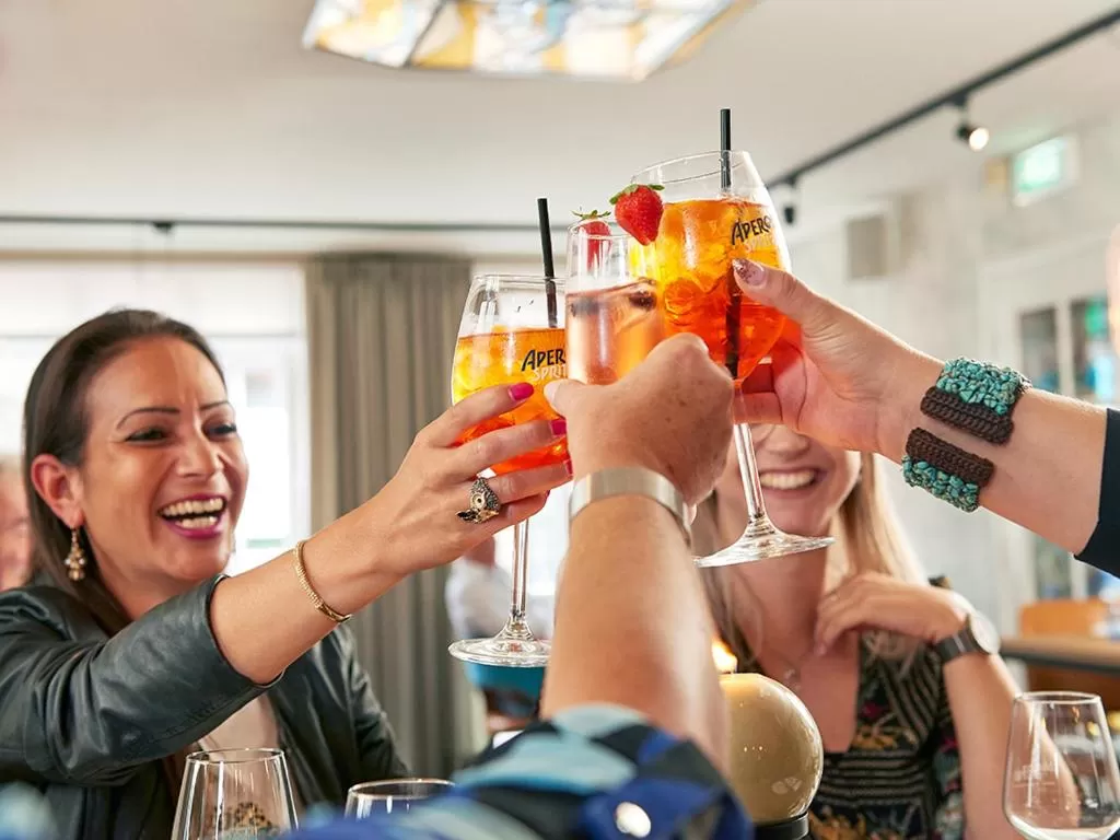 Restaurant/places to eat in De Maasparel Nextdoor Maassuites