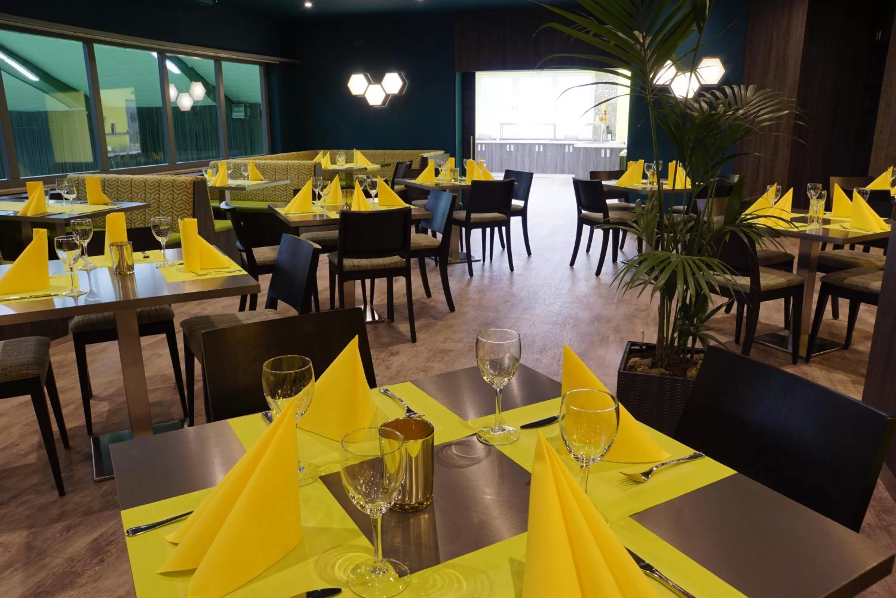 Food and drinks in Trans World Hotel Auefeld