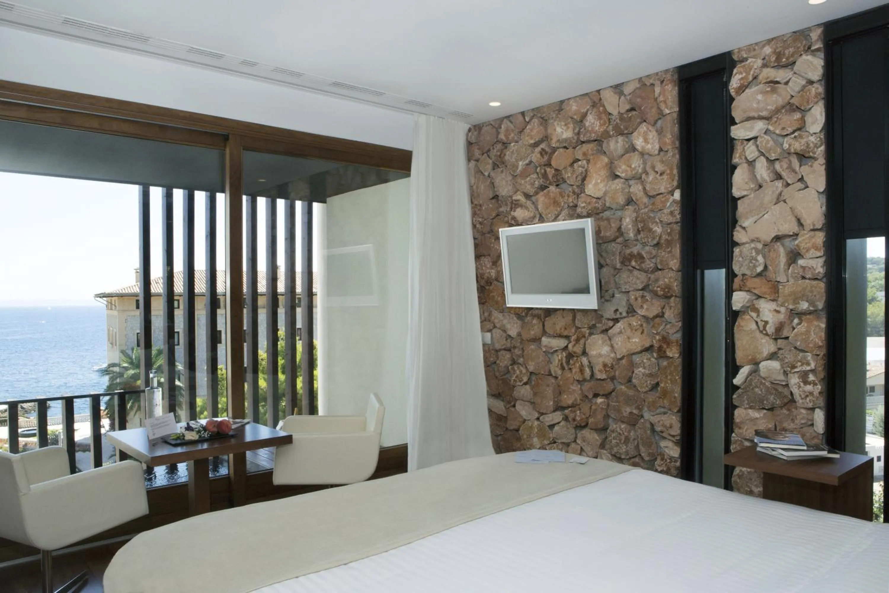 Dreamer Double Room with pool in Hospes Maricel y Spa, Palma de Mallorca, a Member of Design Hotels