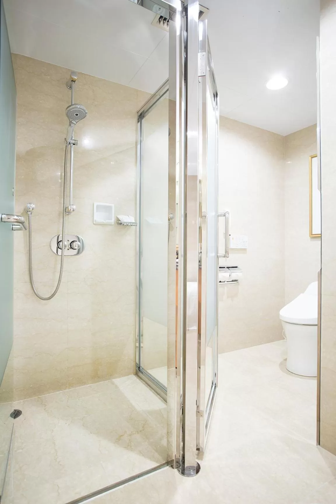 Bathroom in Hotel Nikko Kansai Airport - 3 mins walk to the airport