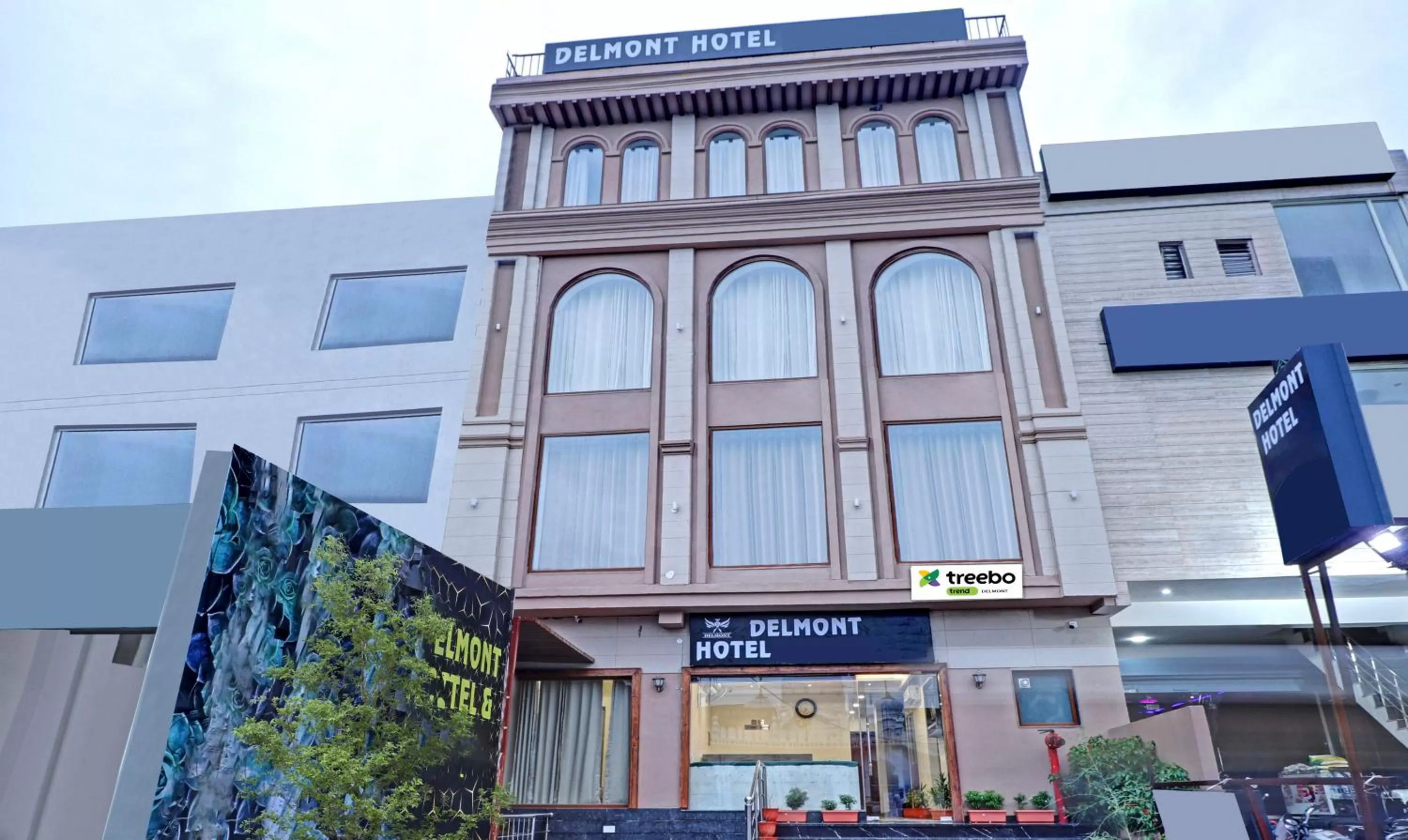 Property building in Treebo Delmont