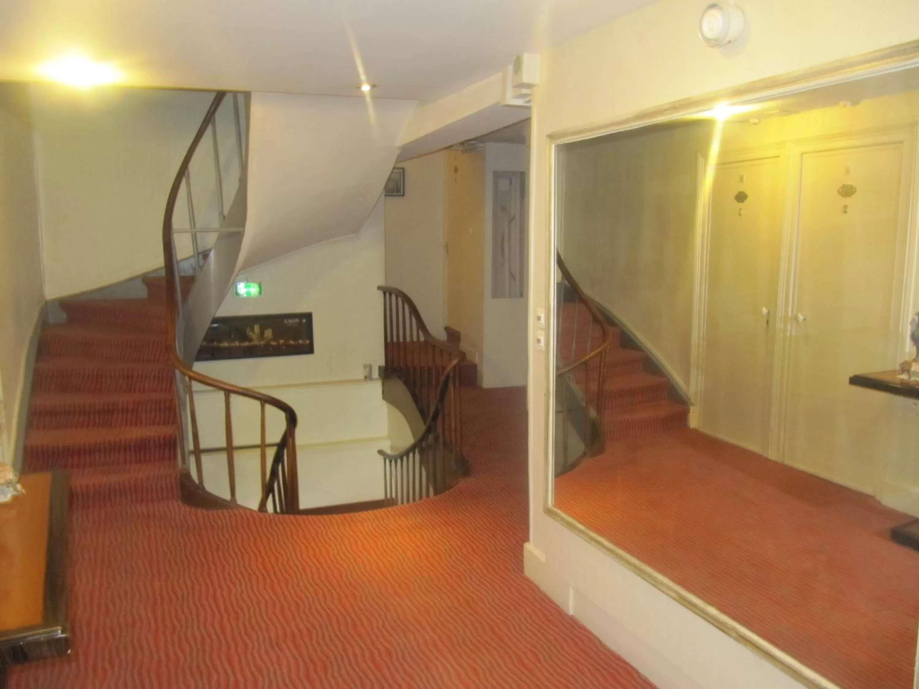 Other in Hôtel De La Banniere De France