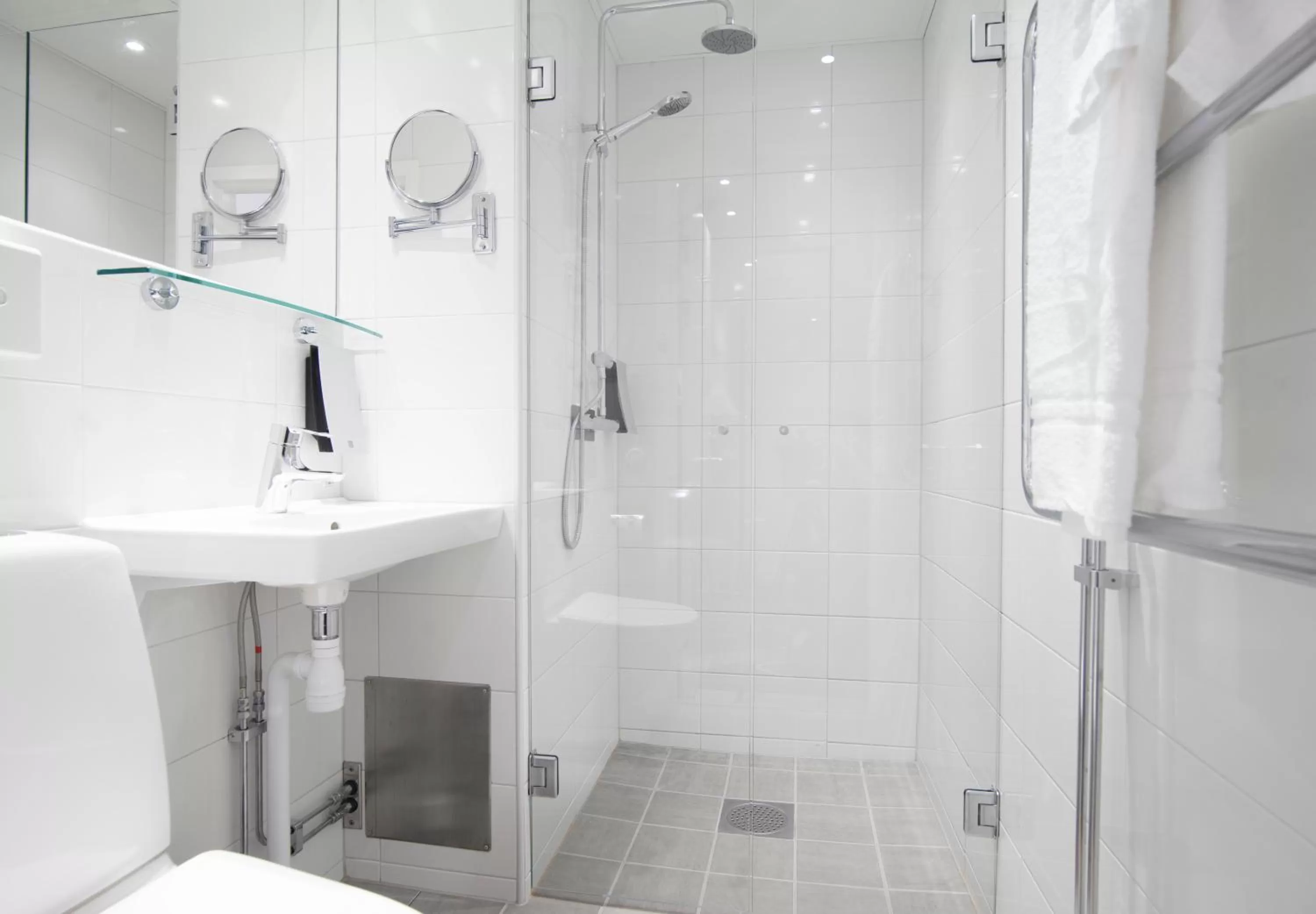 Bathroom in Home Hotel Drott