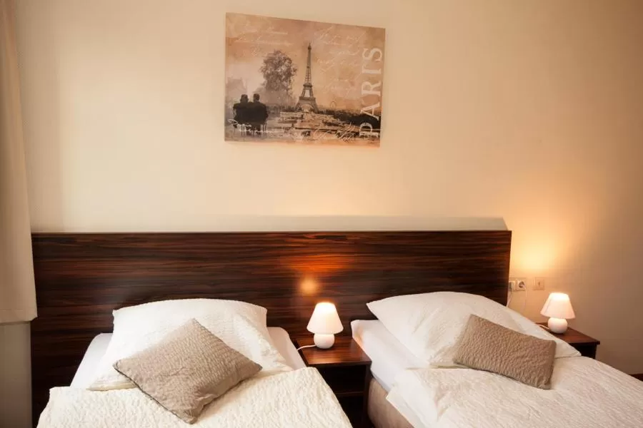 Decorative detail, Bed in Linde Restaurant & Hotel