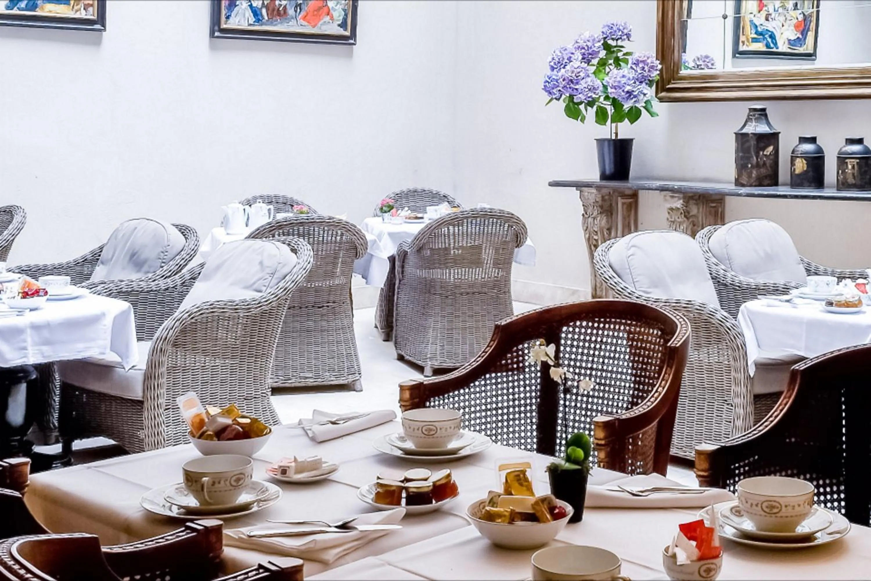 Breakfast in Hôtel Chateaubriand