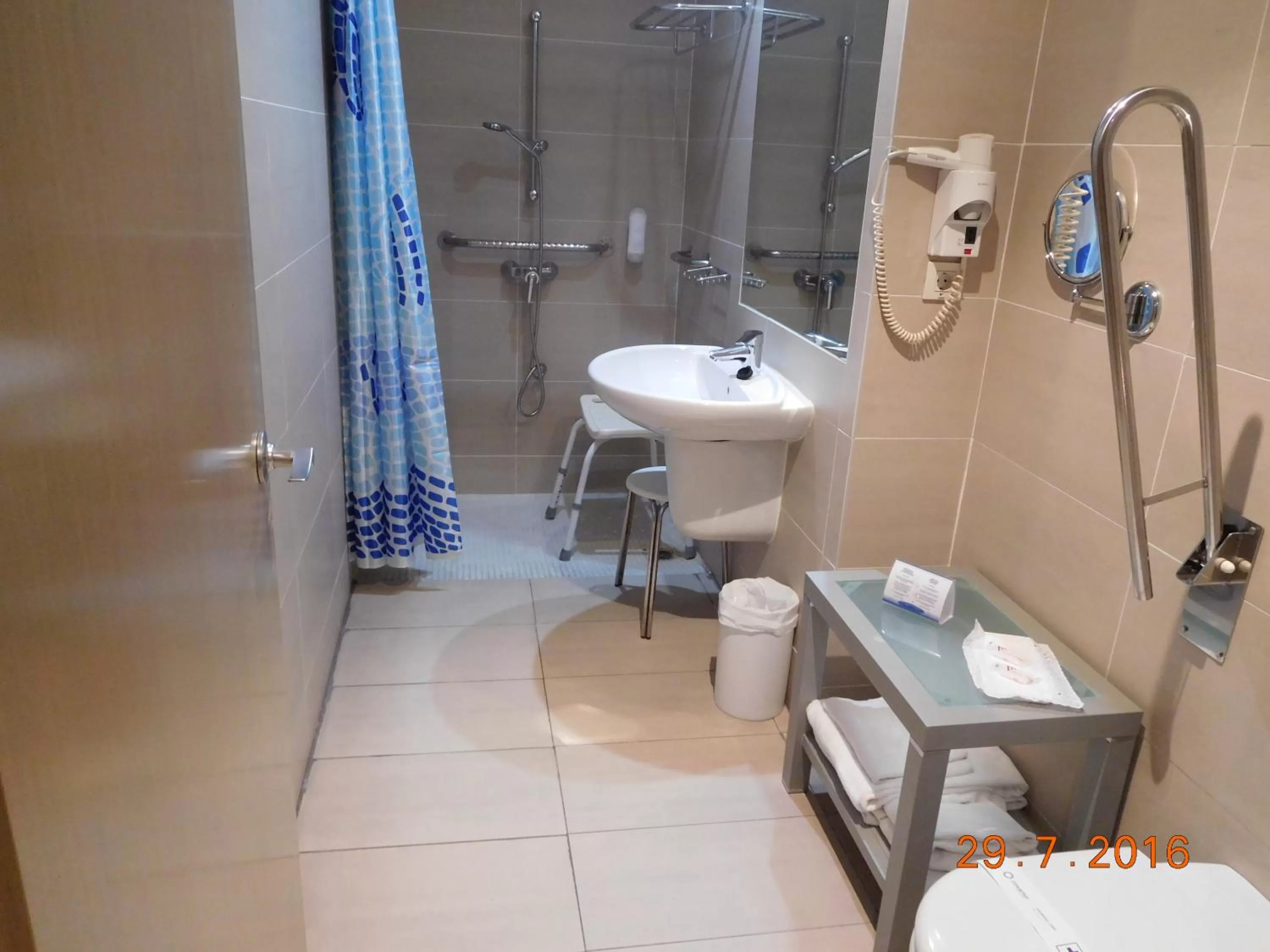 Bathroom in Hotel Mas Camarena