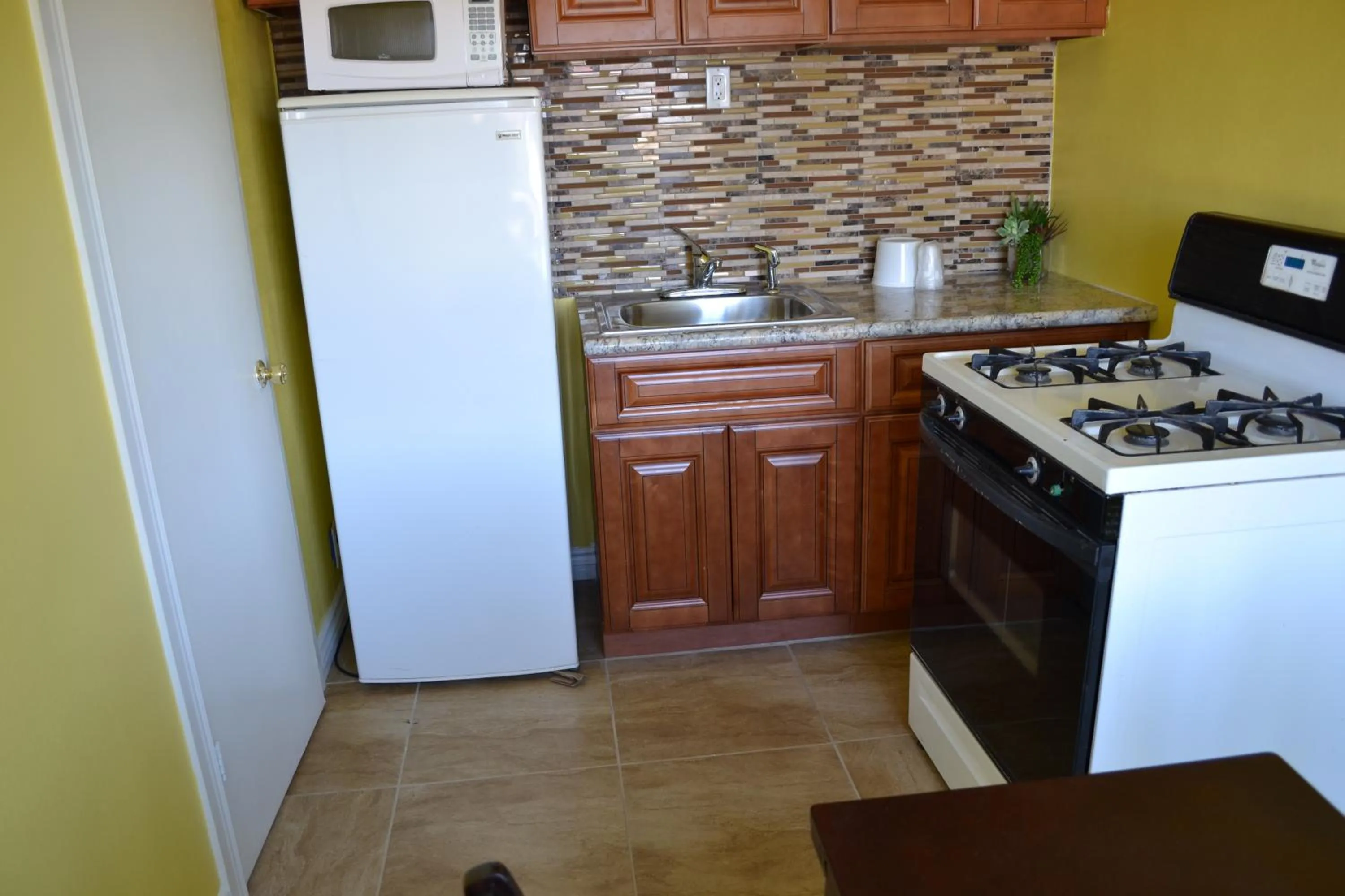 Kitchen or kitchenette in El Rancho Dolores at JT National Park