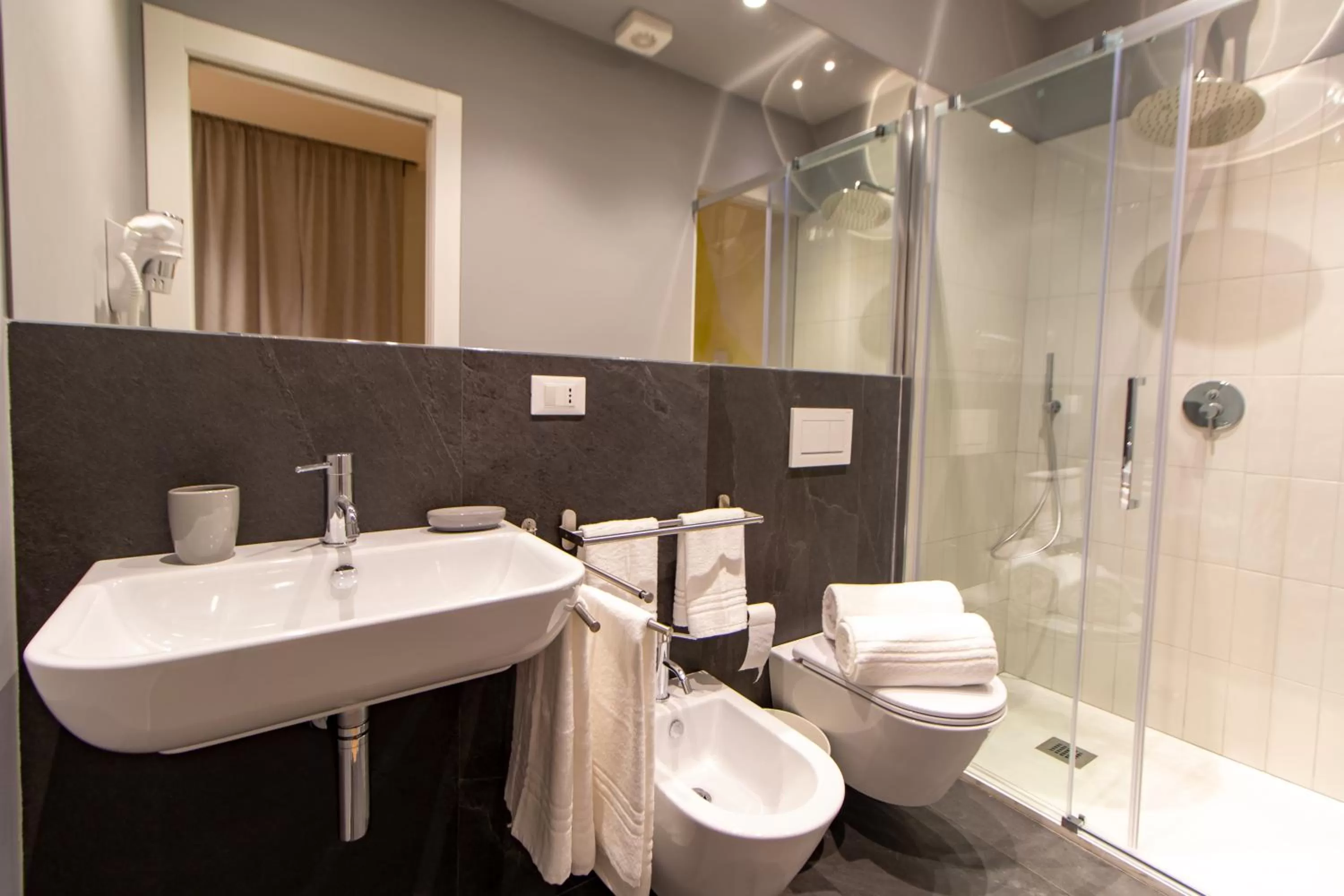 Shower in Terrazza Sangiuliano