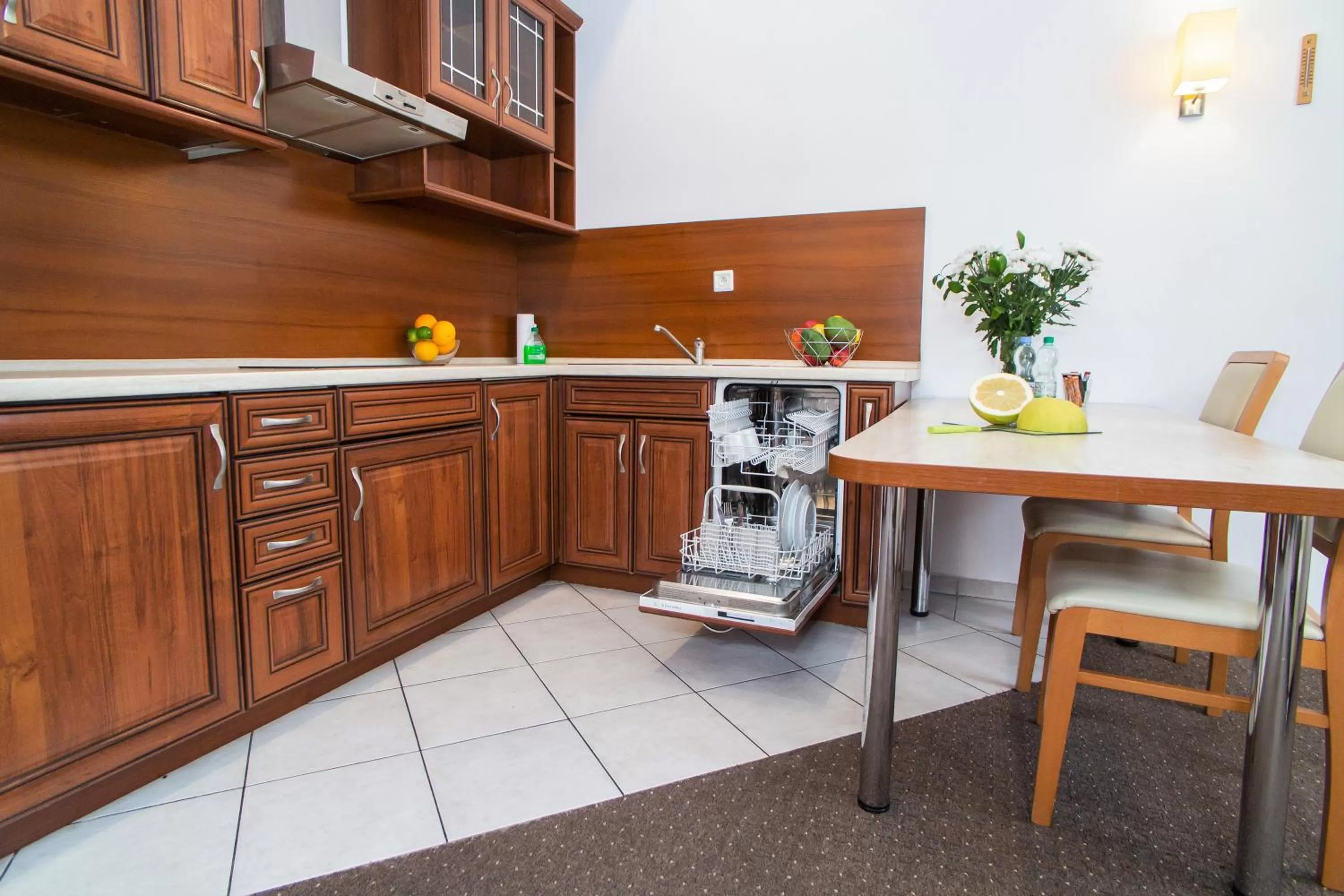 Kitchen or kitchenette in Warsaw Apartments - Apartamenty Wilanów