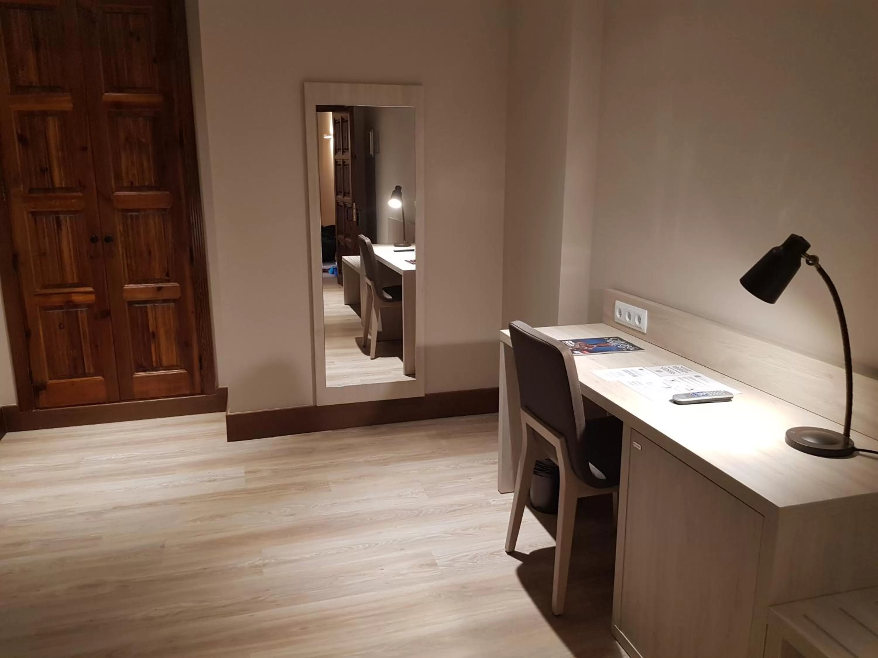 Bedroom in Hotel Maria Cristina