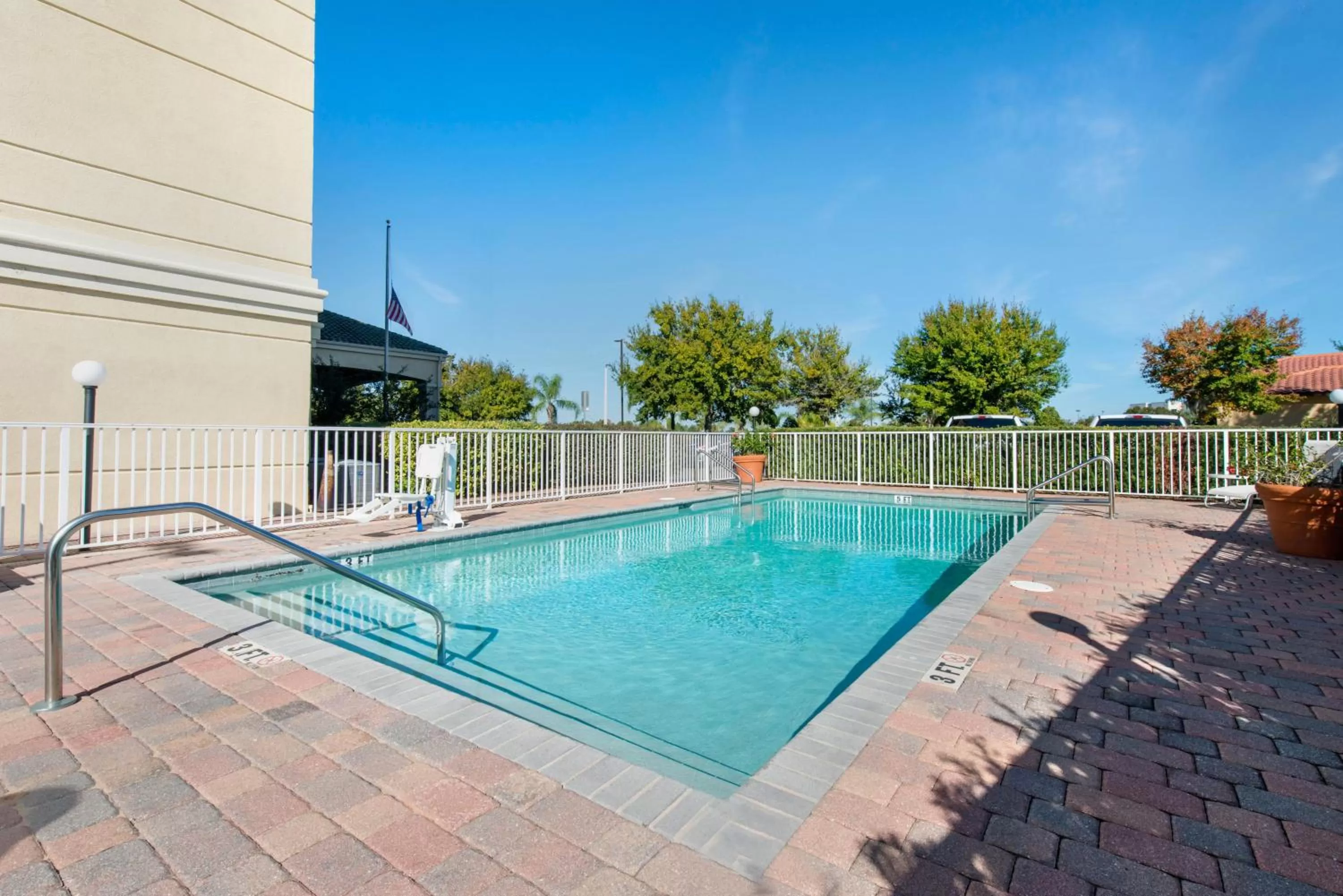 Pool view in Comfort Inn & Suites Tavares North