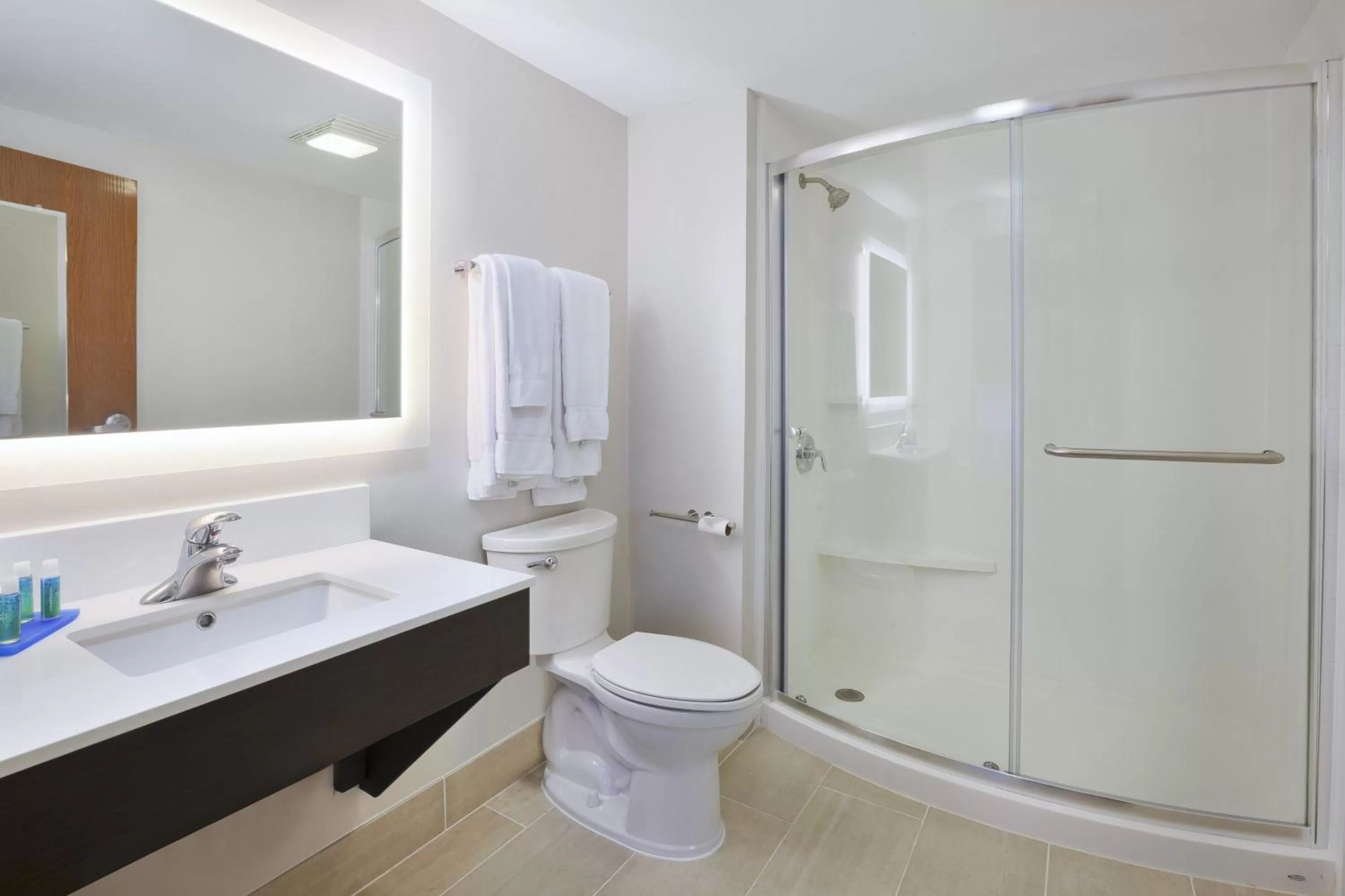 Bathroom in Holiday Inn Express Tiffin by IHG