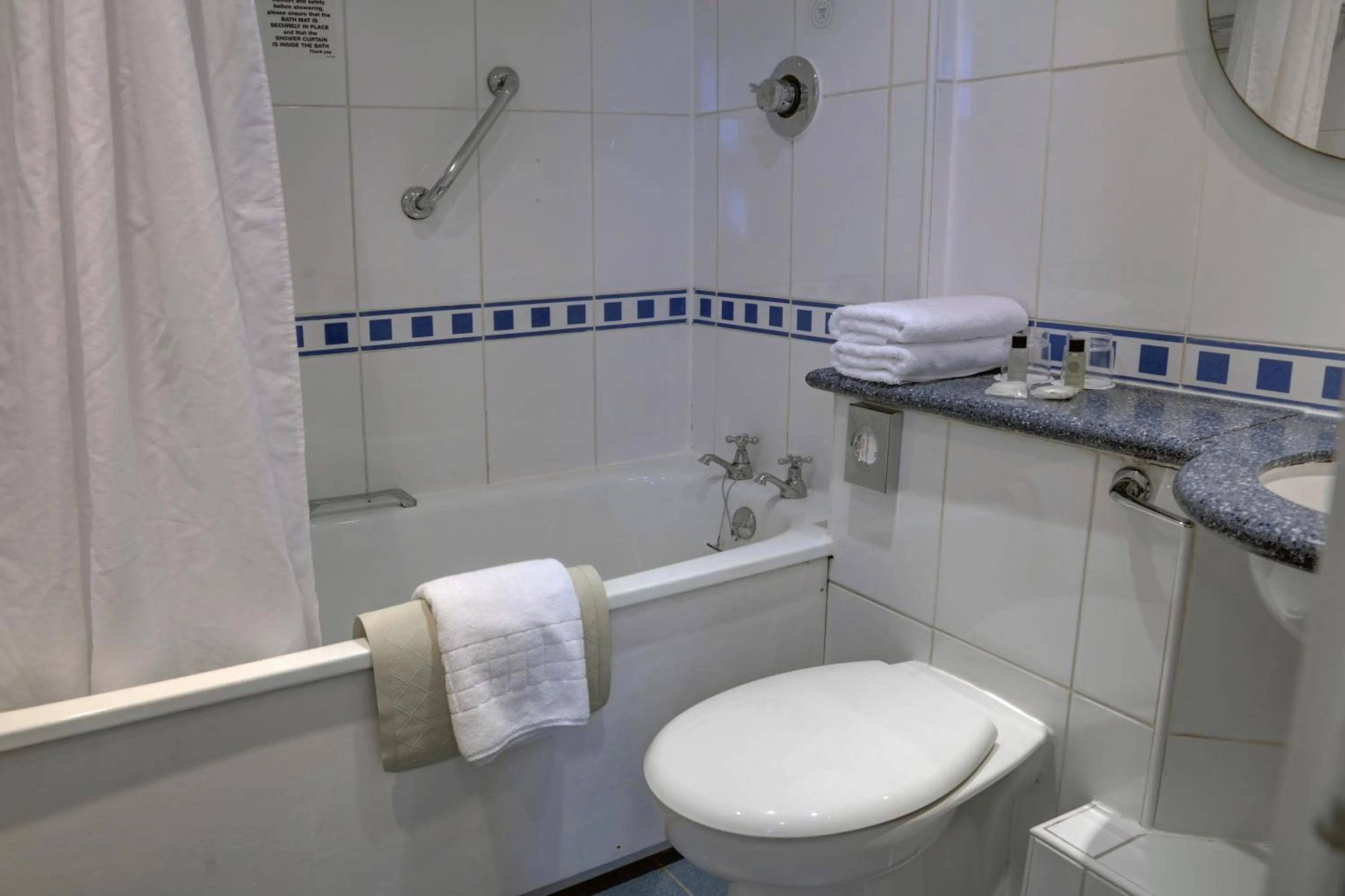 Bathroom in Corus Hyde Park Hotel