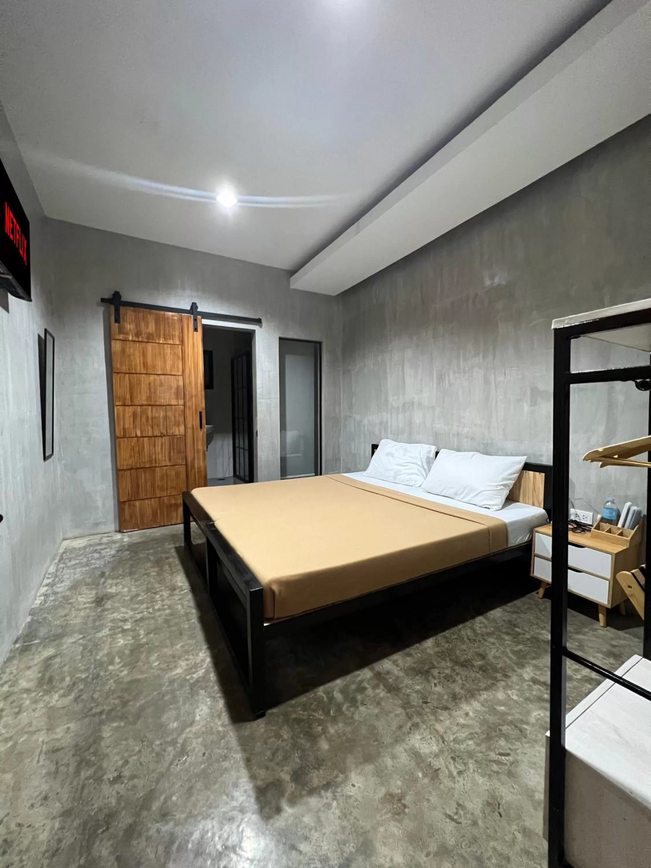 TV and multimedia, Bed in HappyNest Hostel Cebu