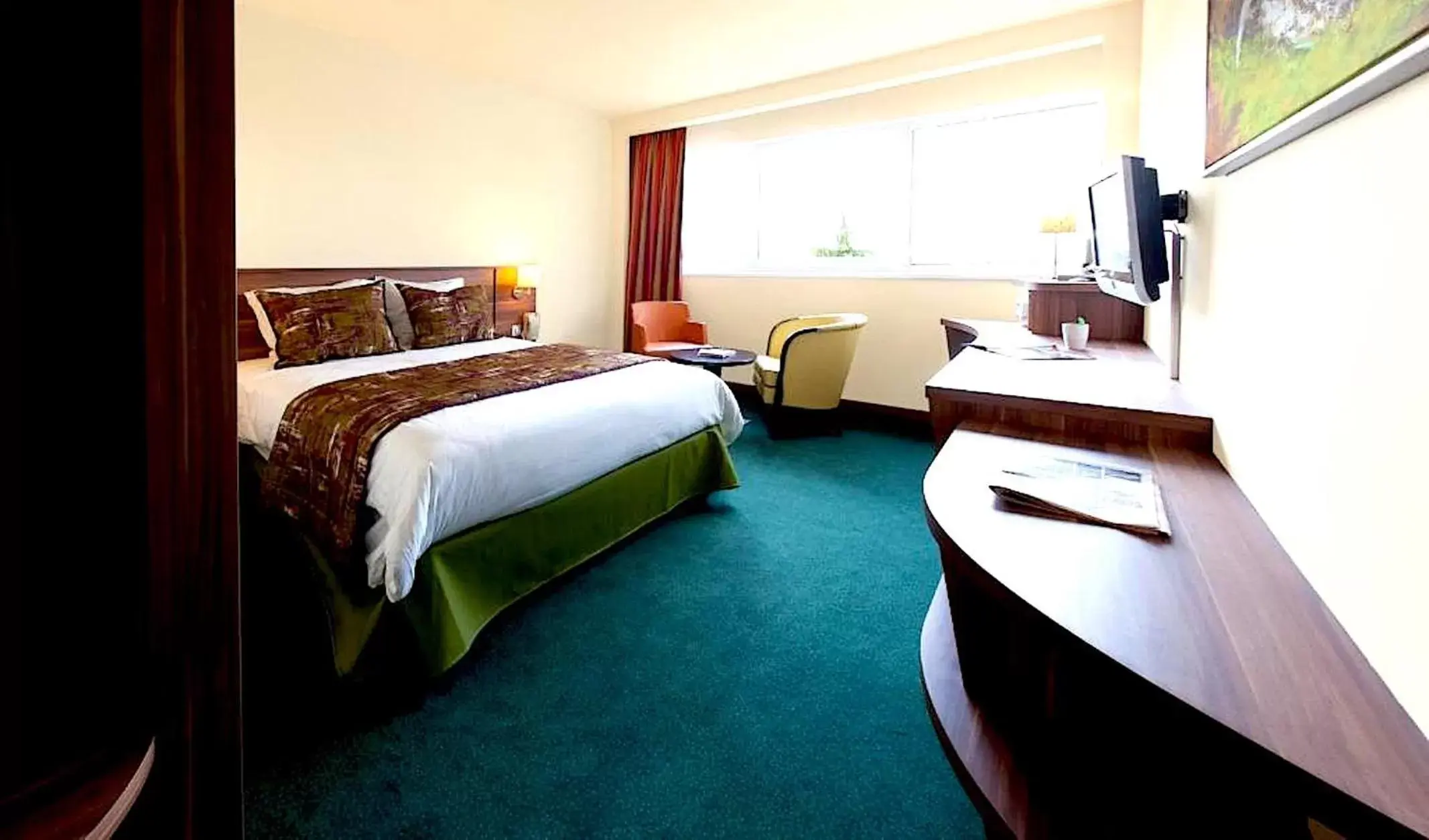 Premium Double Room in Golden Tulip Bâle Mulhouse - Hôtel Restaurant Premium Double Room in Golden Tulip Bâle Mulhouse - Hôtel Restaurant