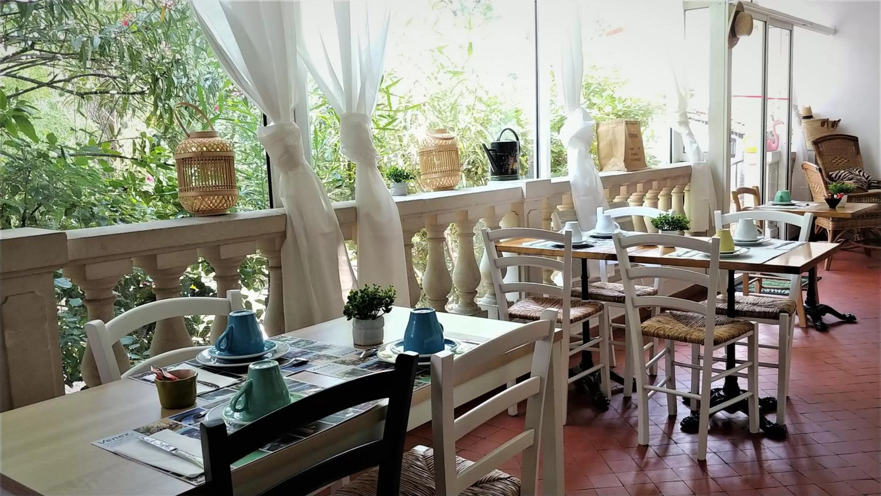 Breakfast in Hôtel Le Victoria