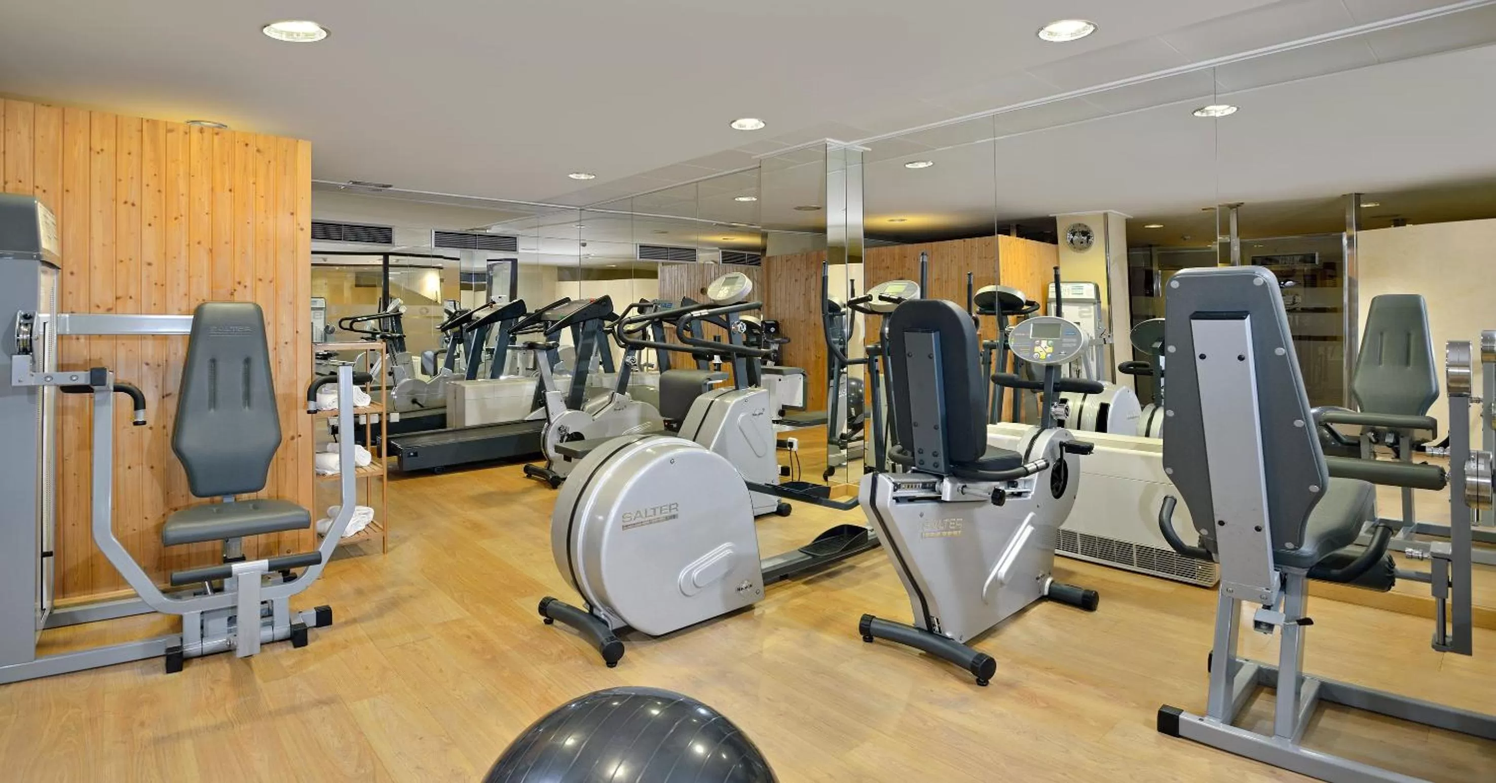 Fitness centre/facilities in Best Western Premier CMC Girona