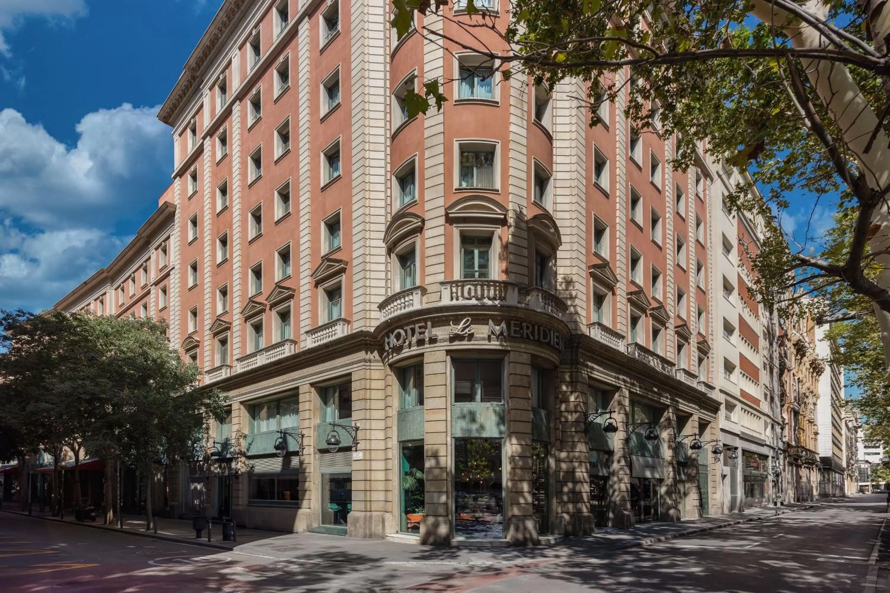 Property building in Le Meridien Barcelona