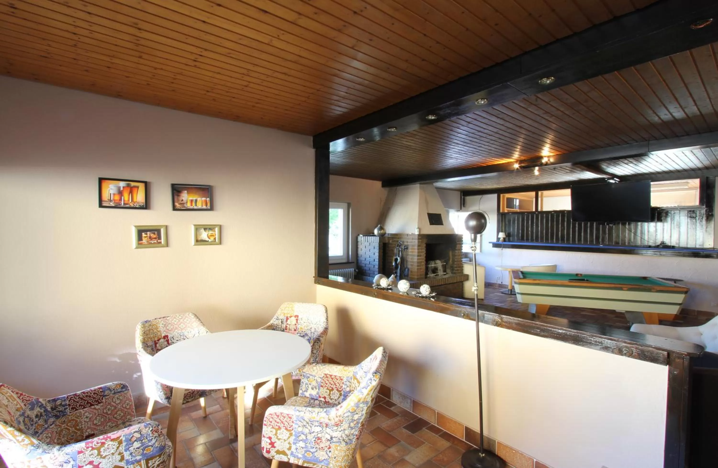 Lobby or reception, Dining Area in Hotel Lowen by Mastiff