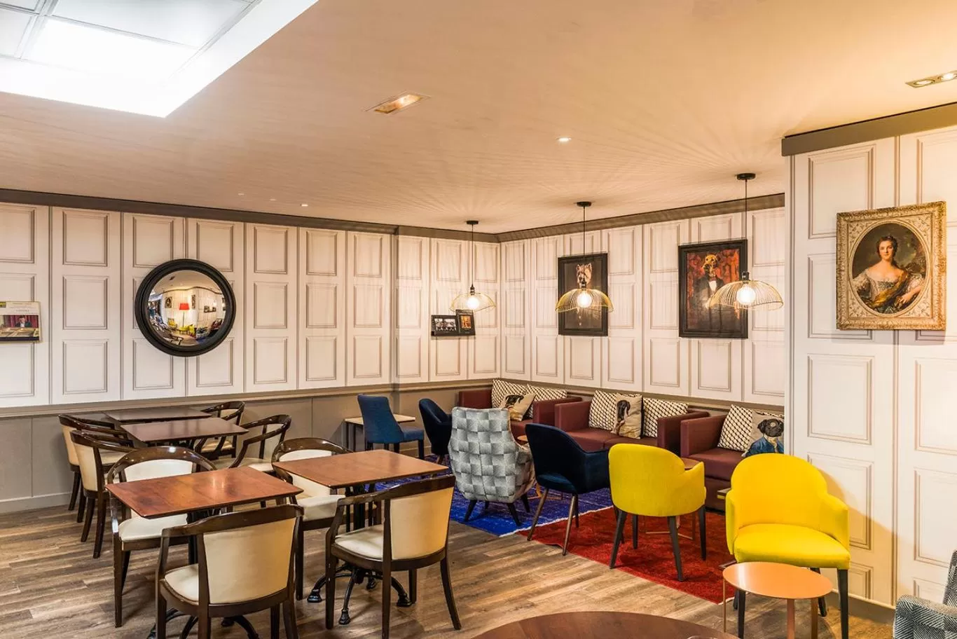 Restaurant/places to eat in Mercure Paris Roissy CDG